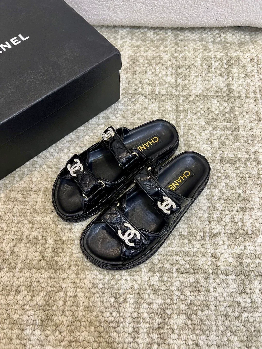 Velcro beach flip-flops