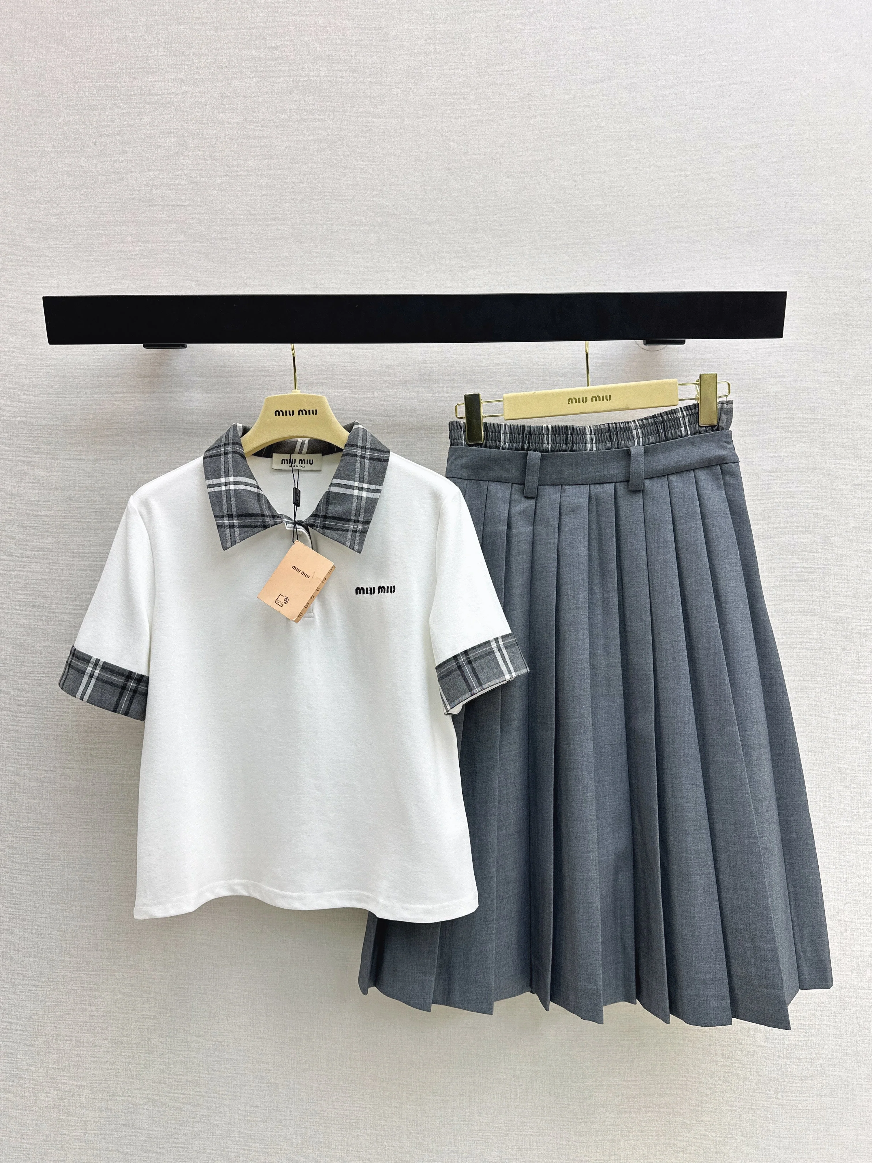 Age-defying outfit set