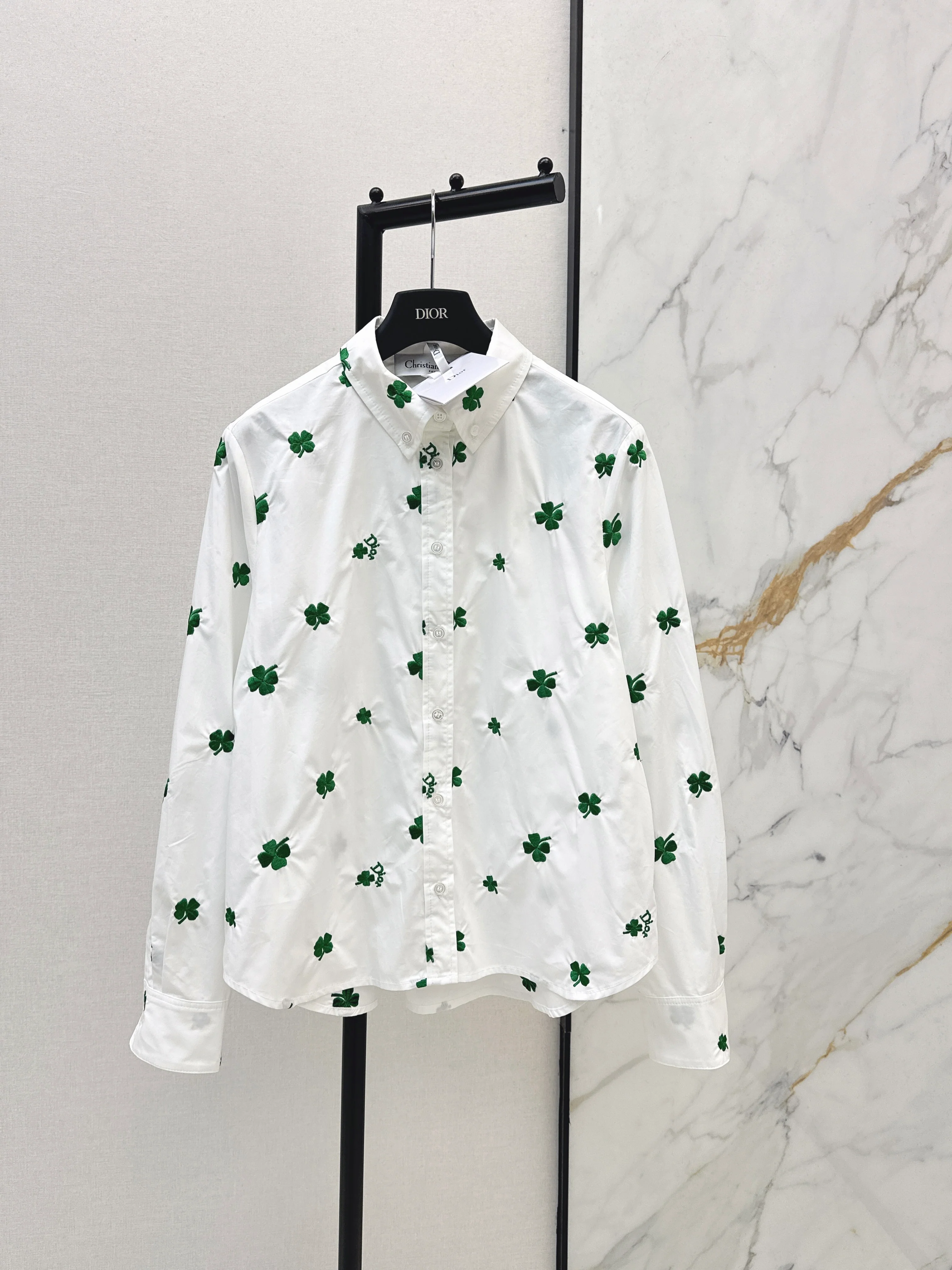 Four-leaf clover shirt/umbrella skirt