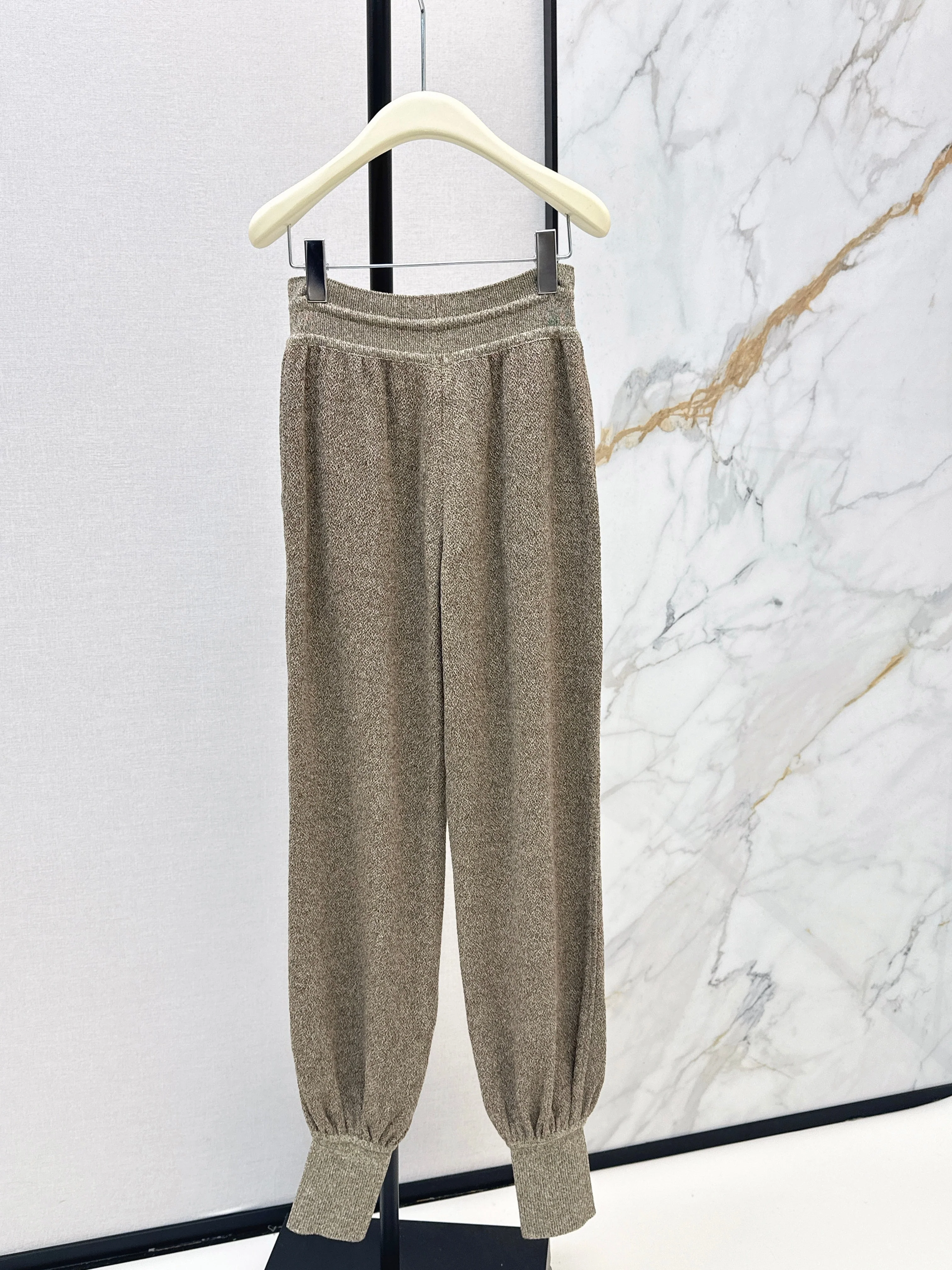 Elastic Waist Tapered Leg Pants