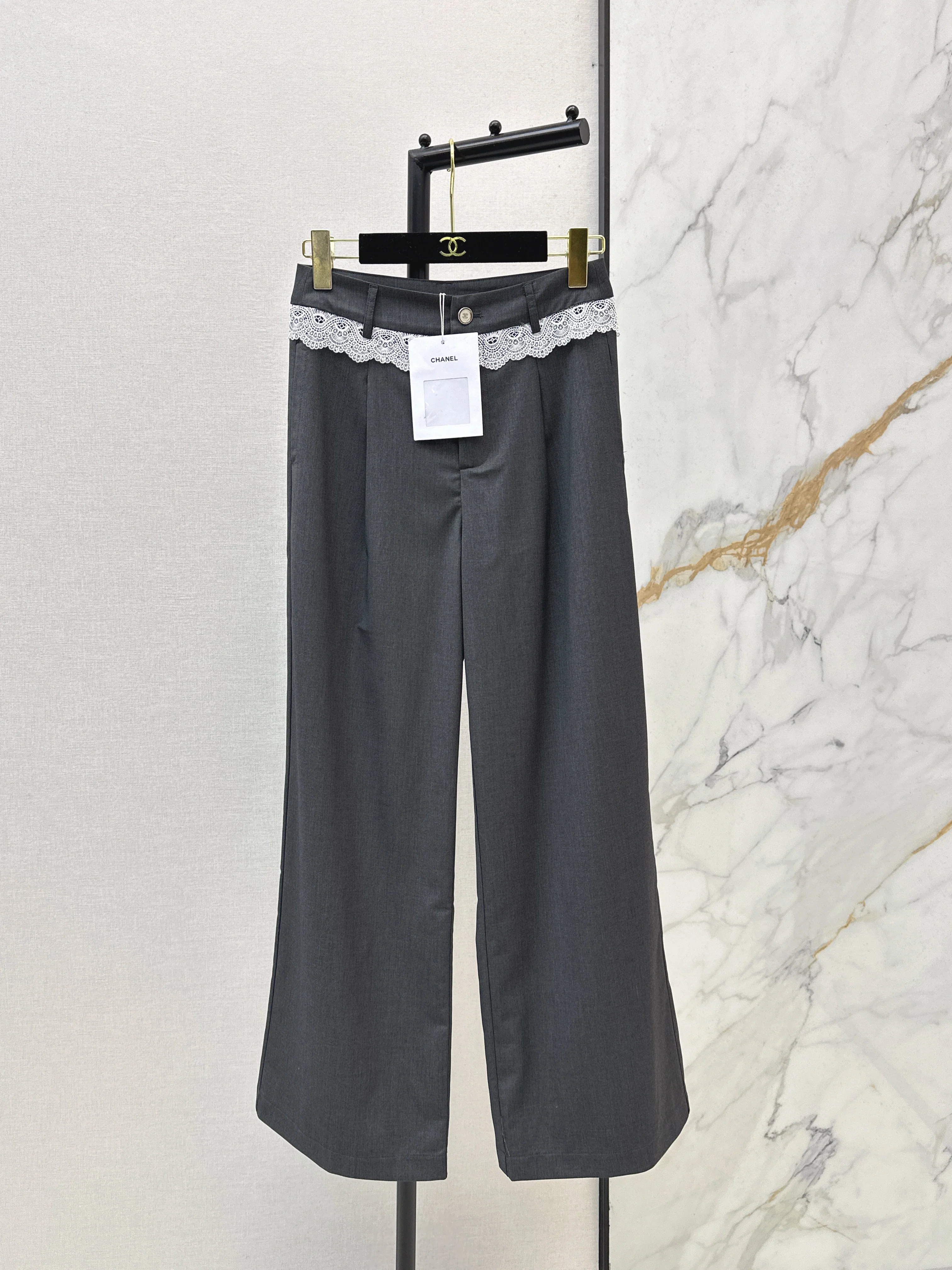 26ss Straight-leg trousers with lace trim