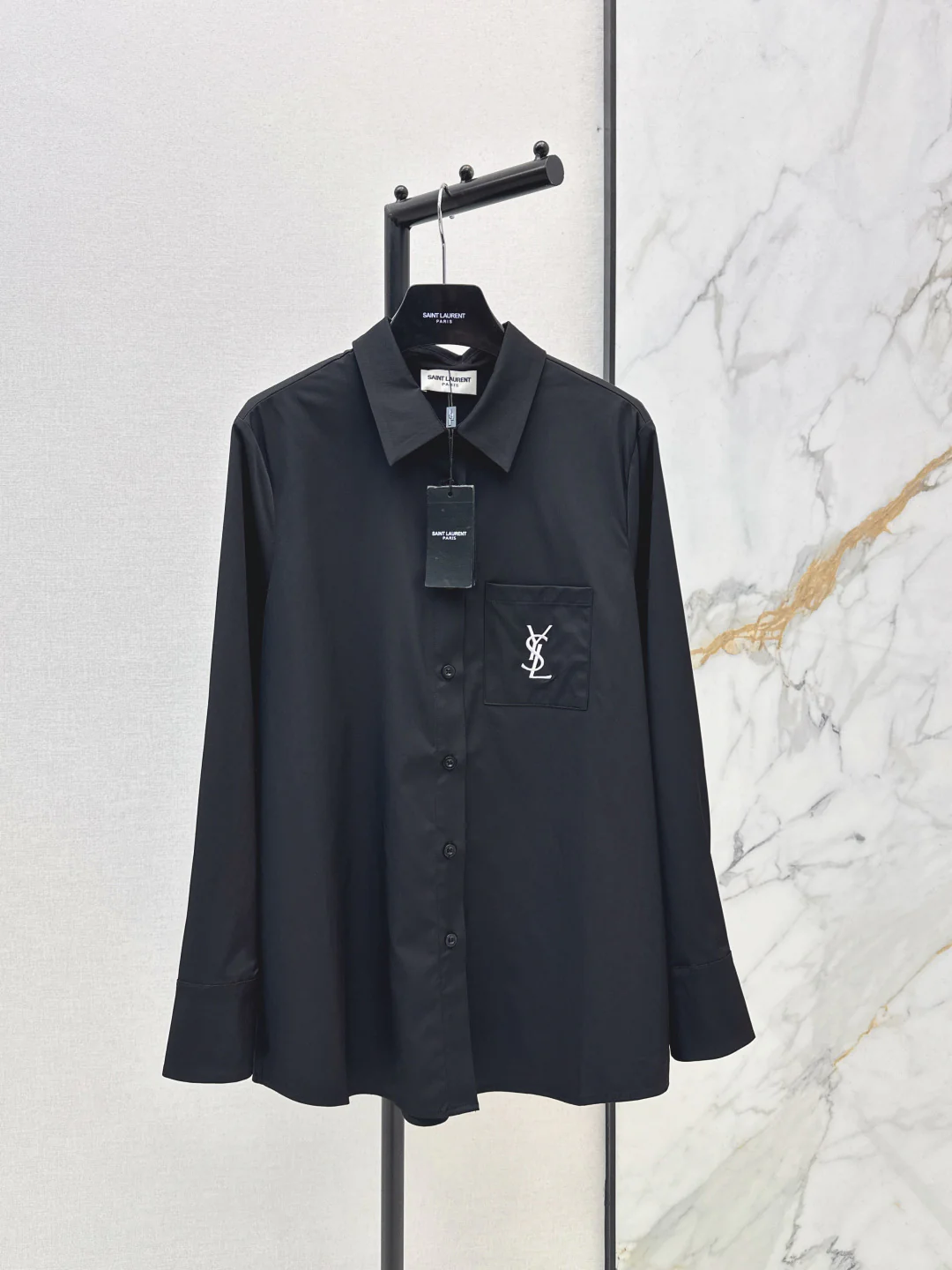 Letter-embellished loose-fitting shirt
