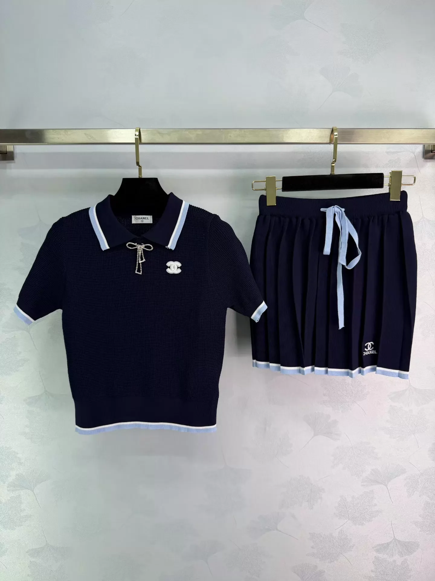 Preppy Style Color-Blocked Knit Set