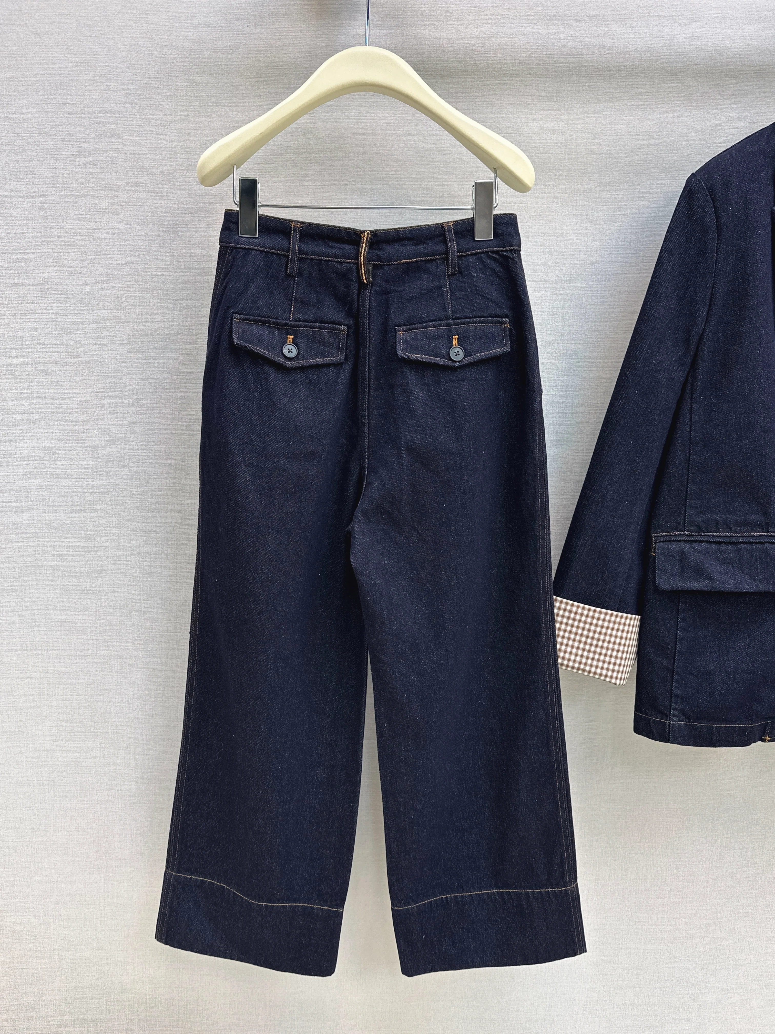 Straight-leg cropped trousers