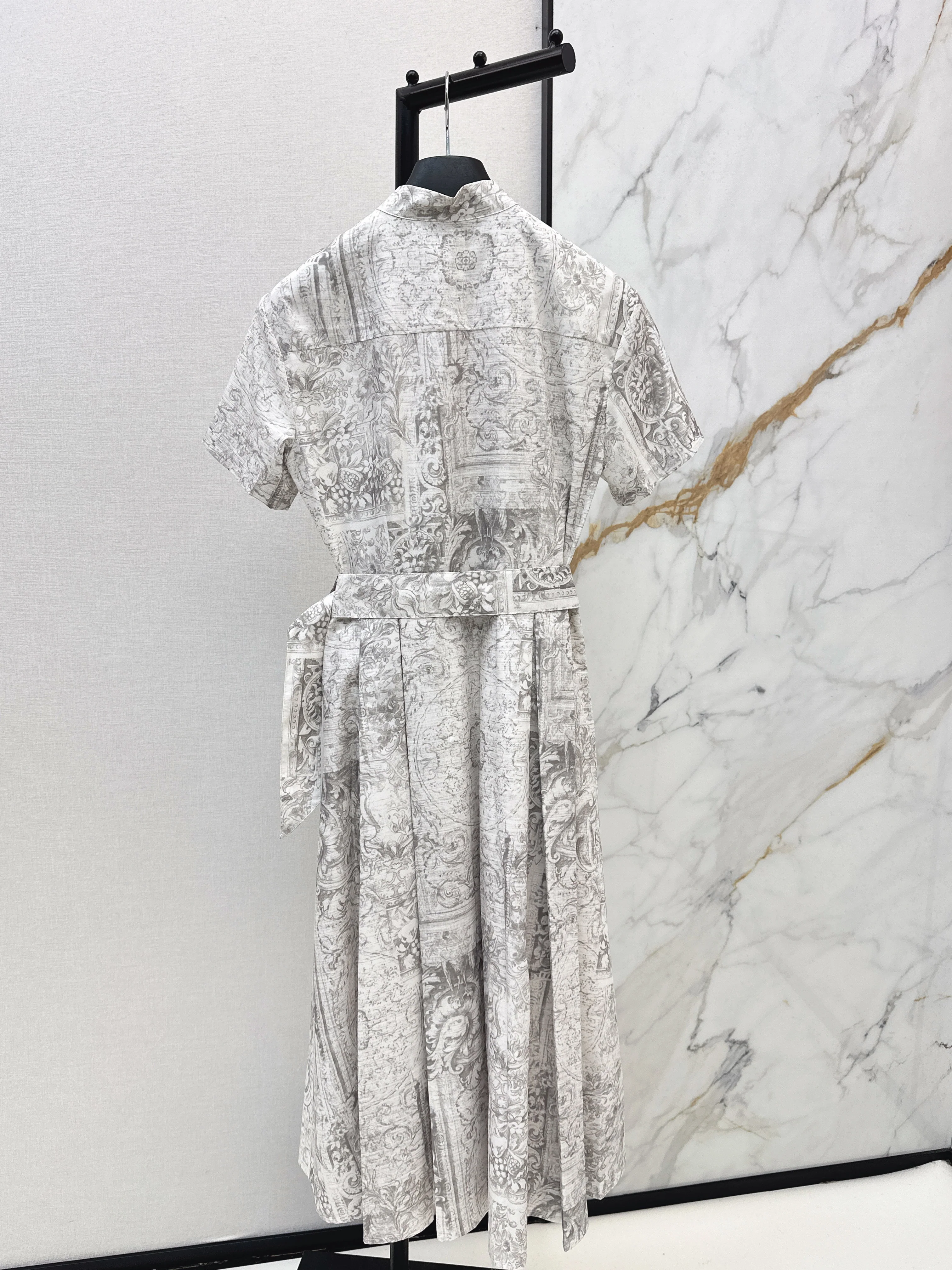 Long stand-up collar dress