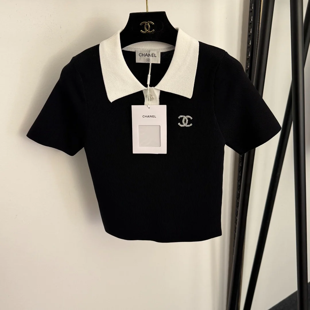 Polo collar short-sleeved top