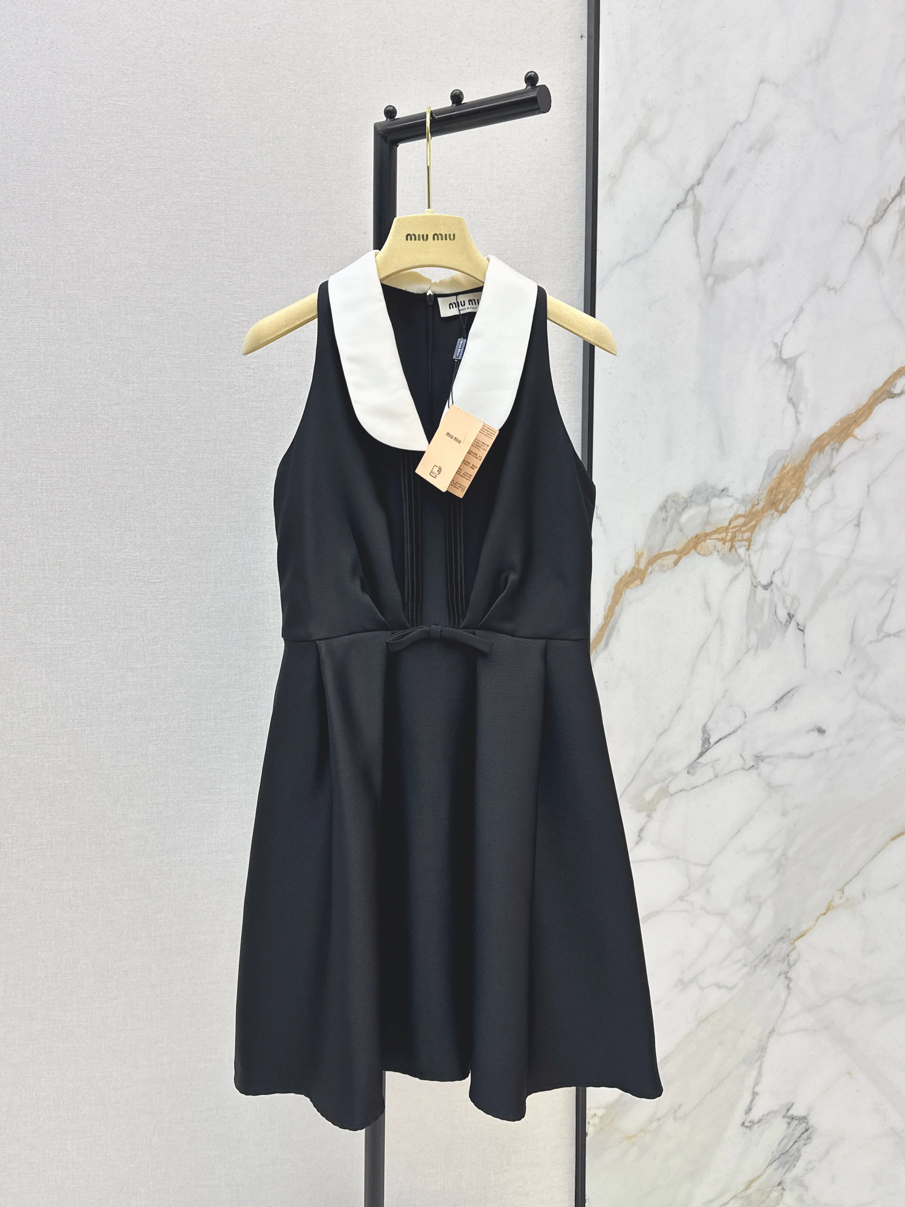 Collared Sleeveless Dress