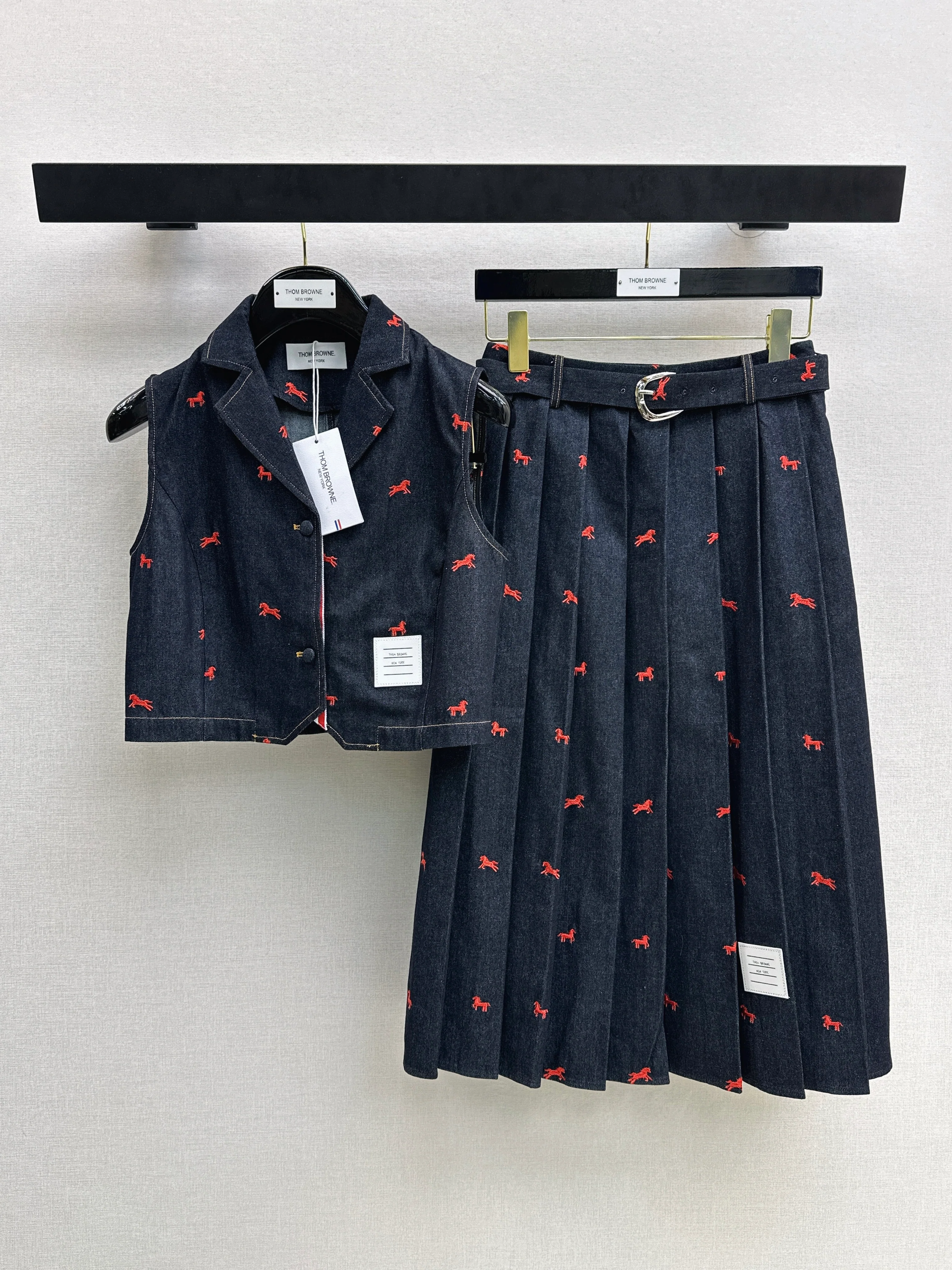 Age-defying outfit set