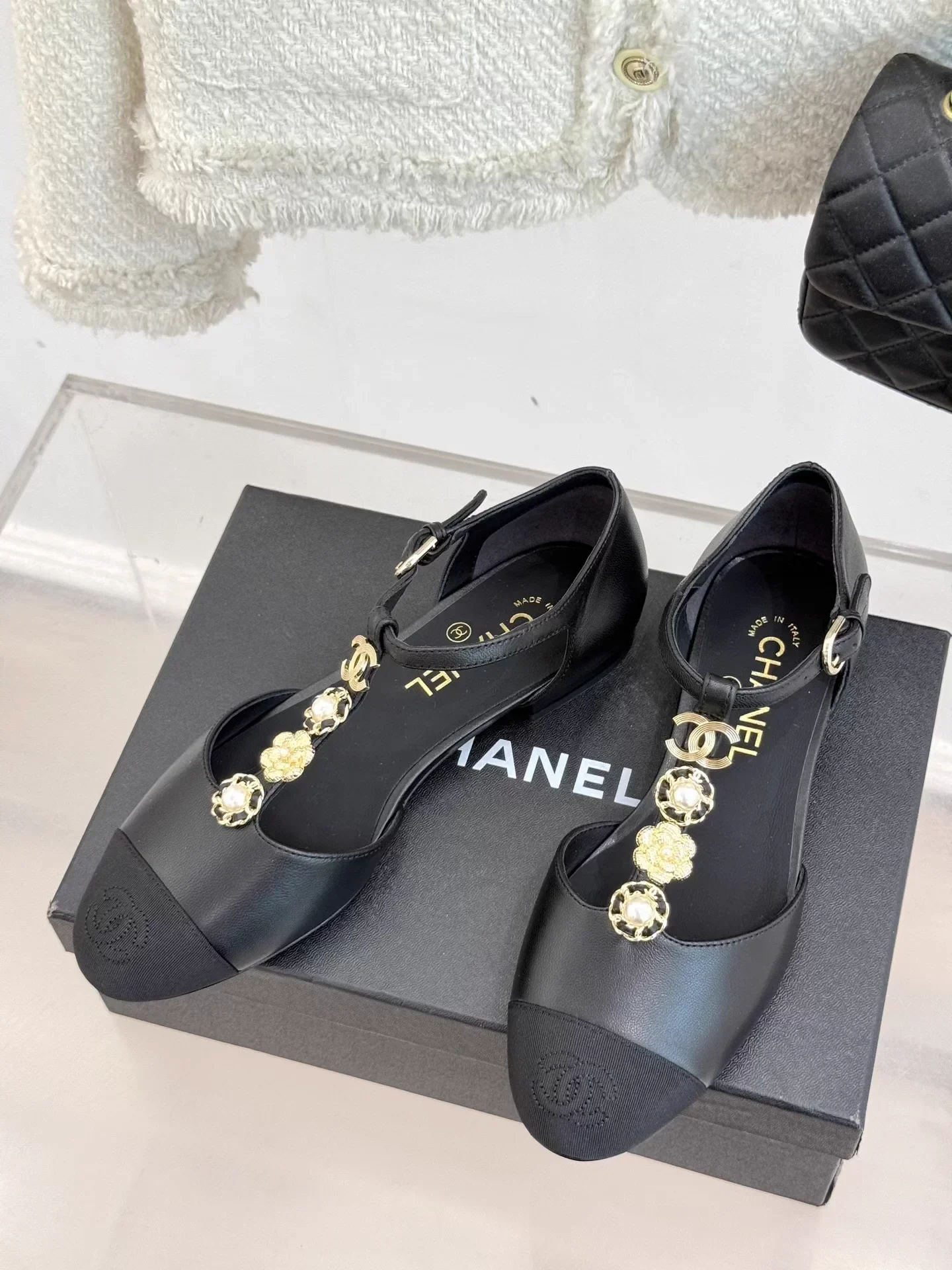 T-strap Mary Jane shoes