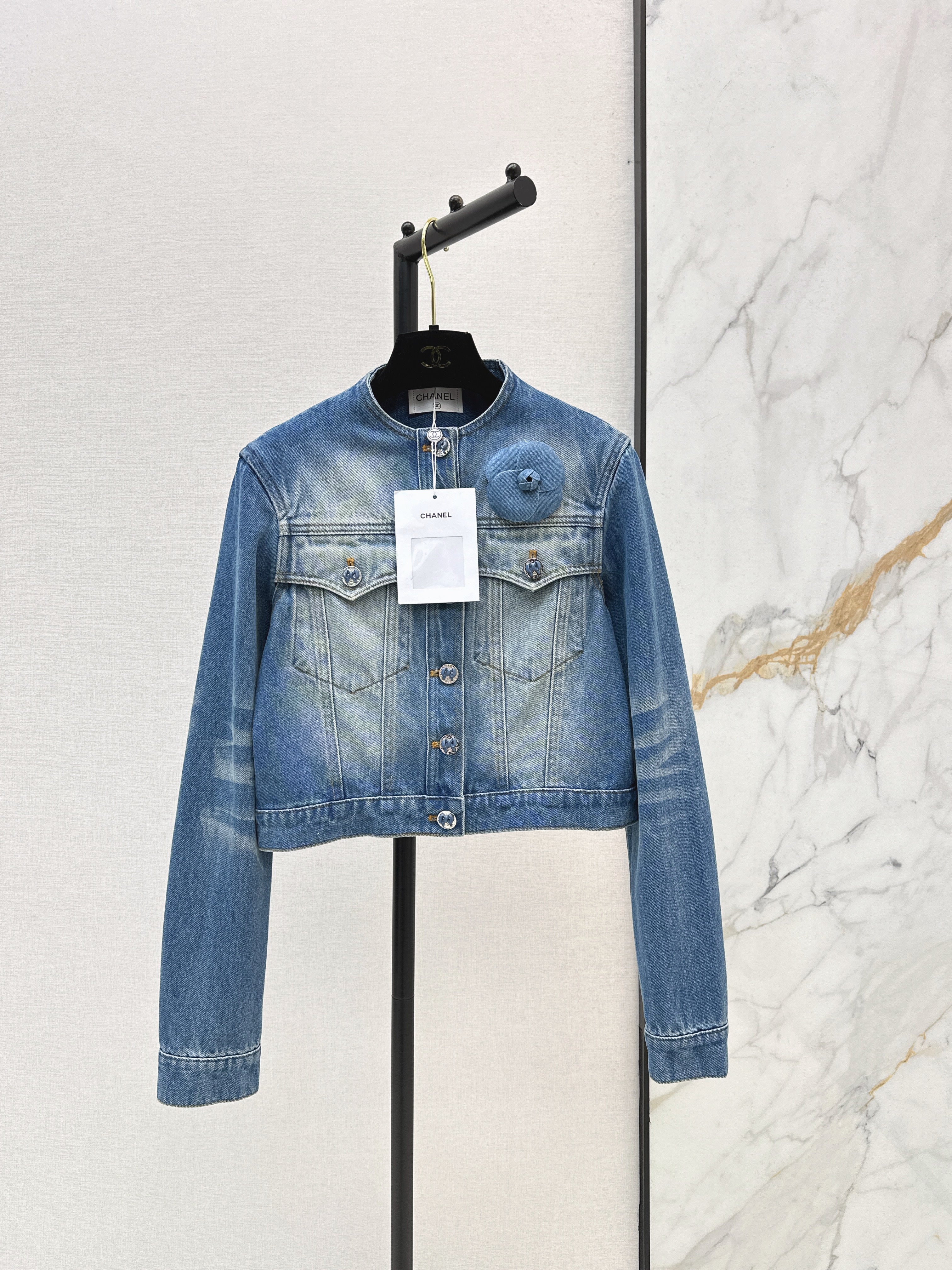 26ss Distressed Washed 3D Floral Short Denim Jacket and Jeans Set