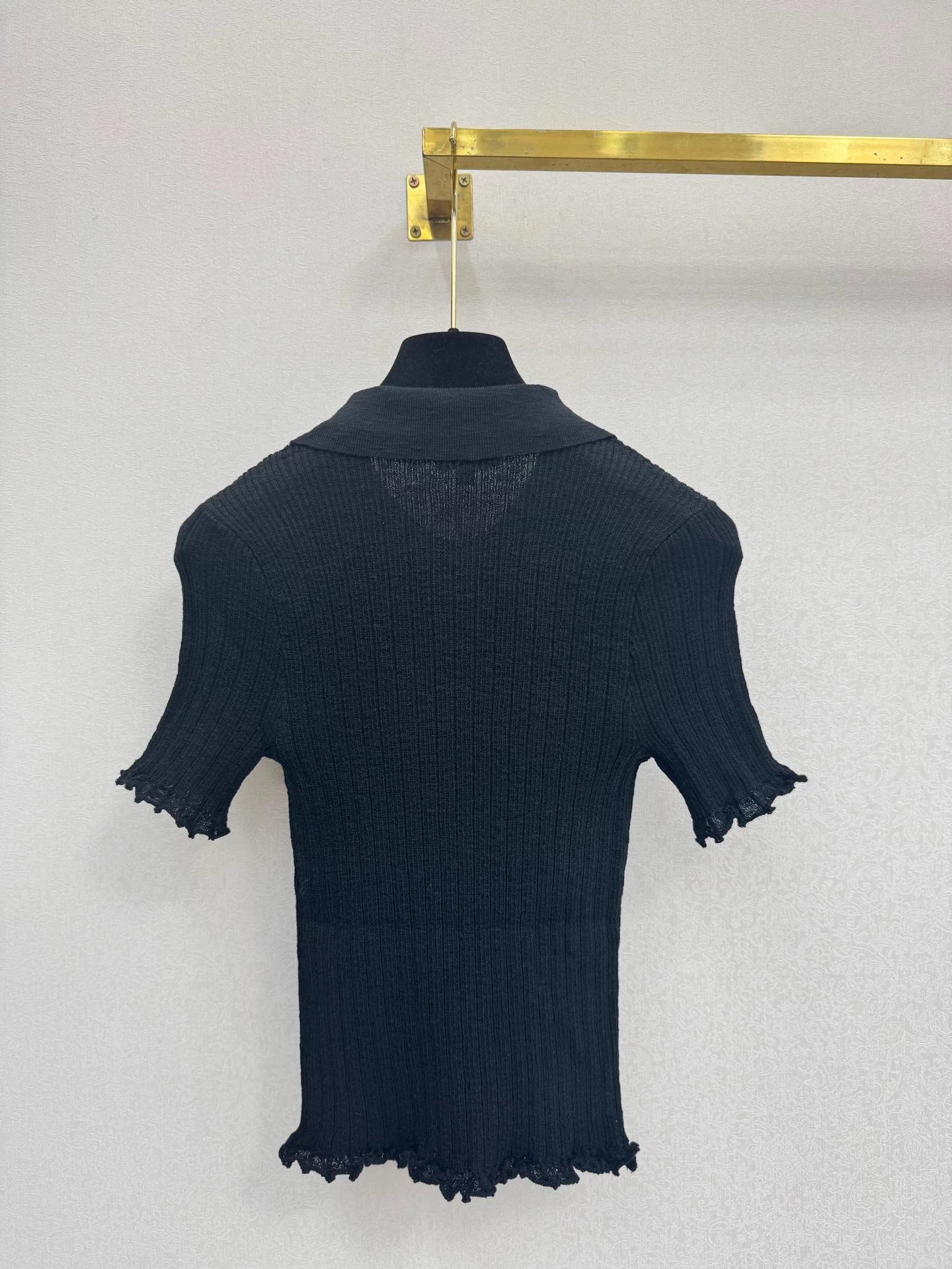 Short-sleeved polo shirt