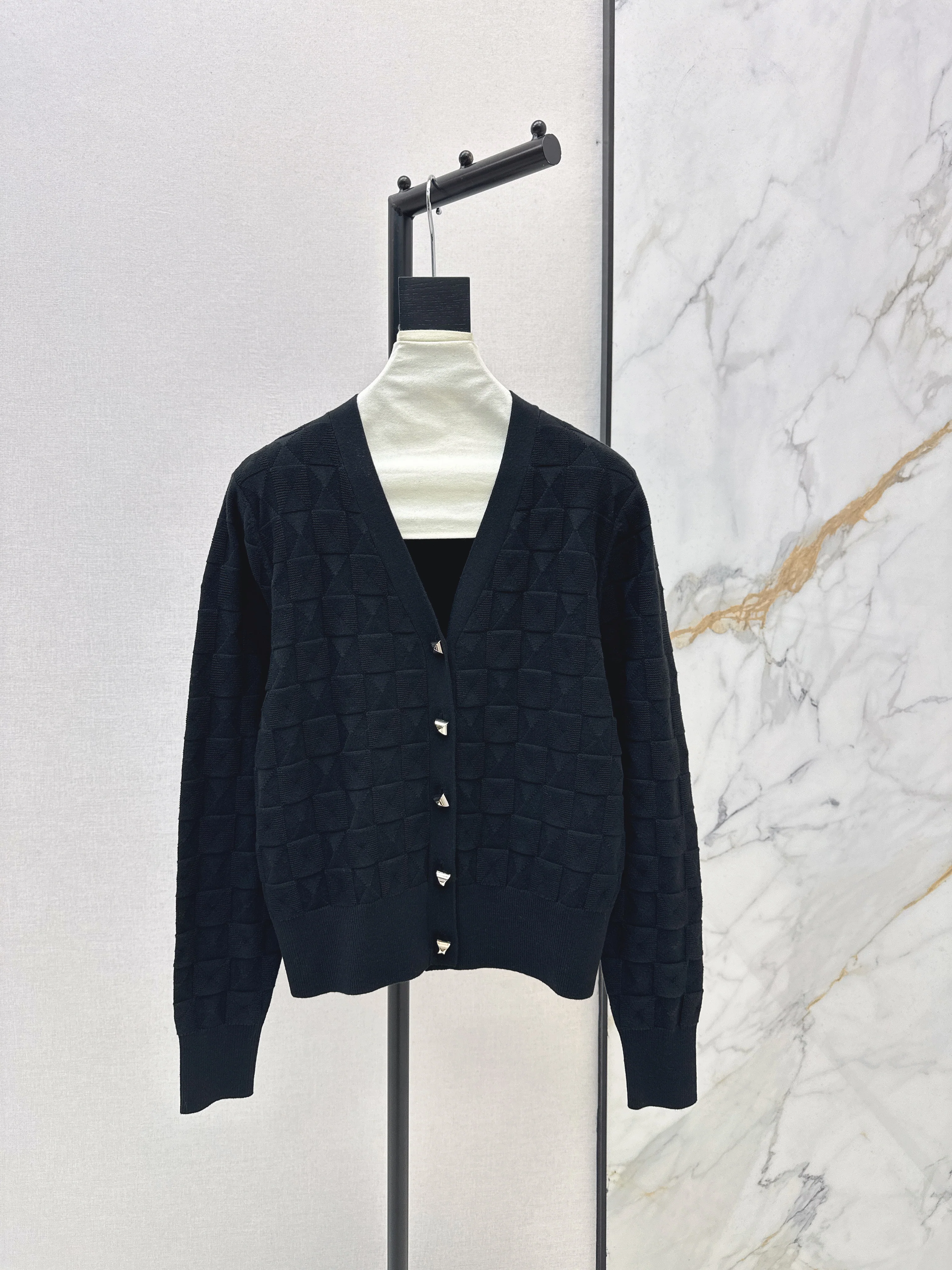 Metal-buttoned wool knit cardigan