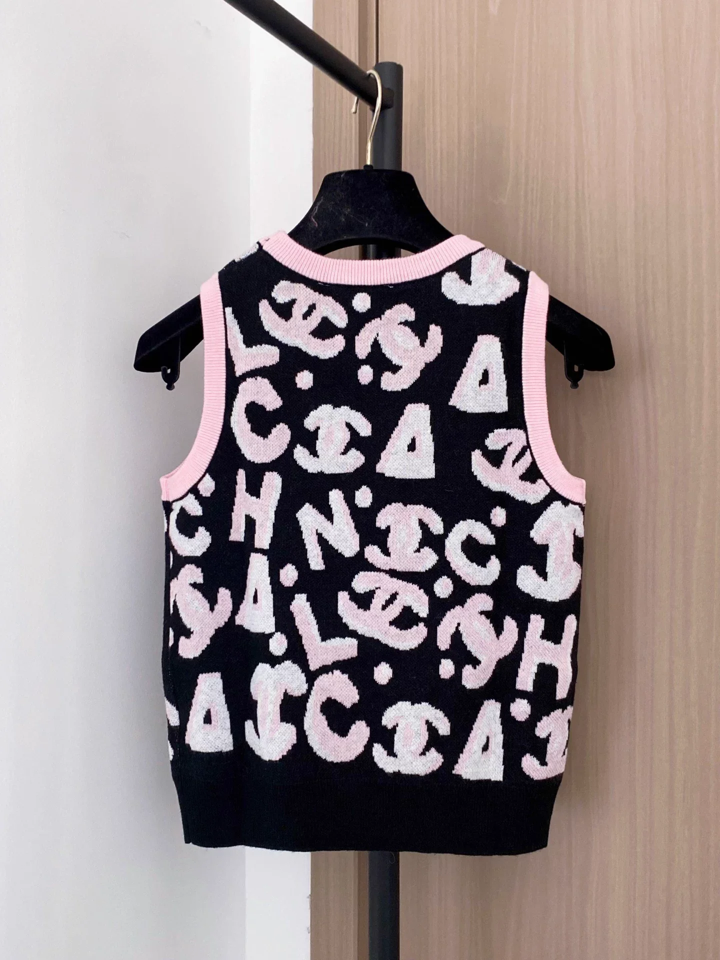 Color-blocked Knit Vest