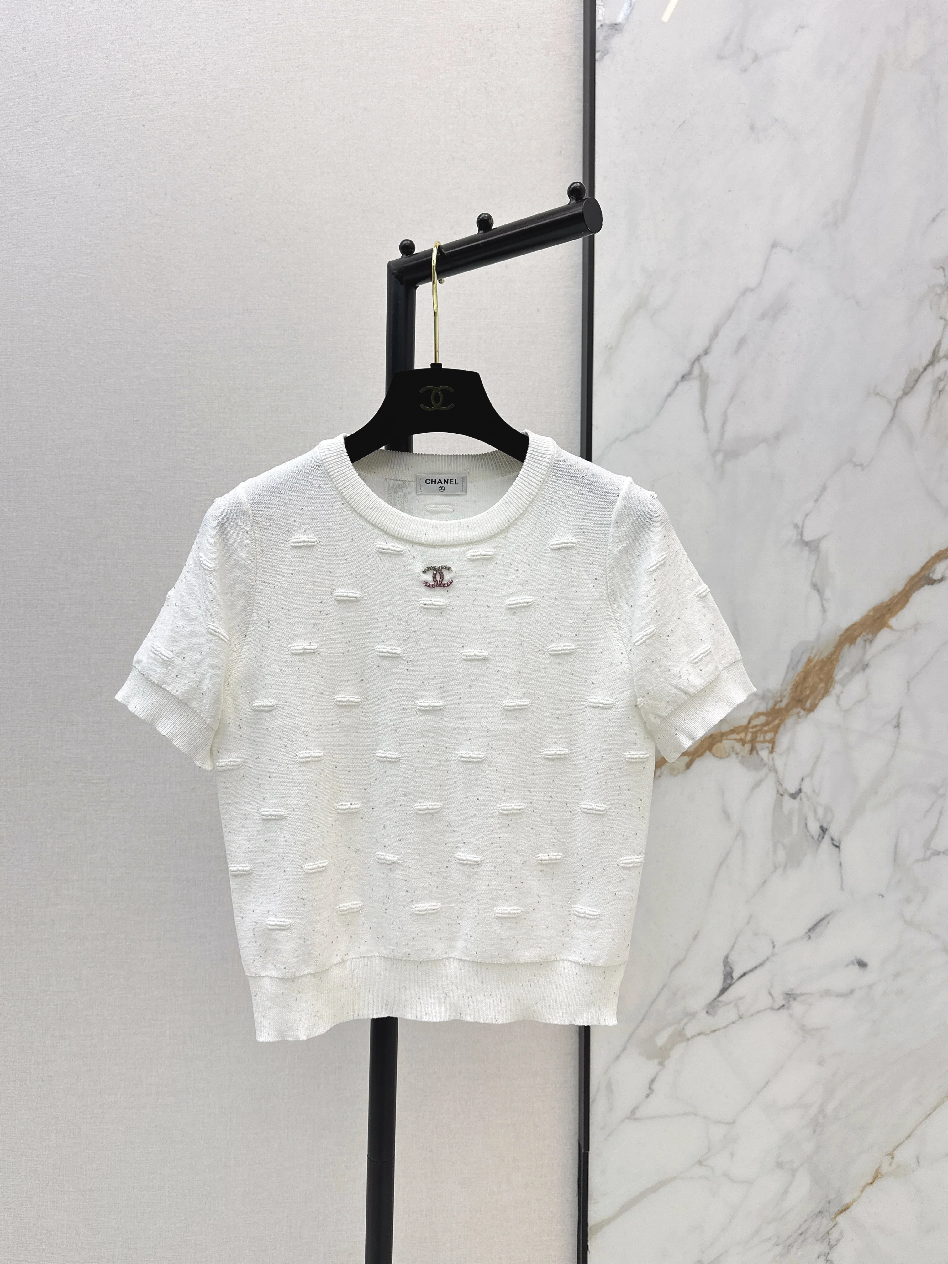 Retro-style knit top