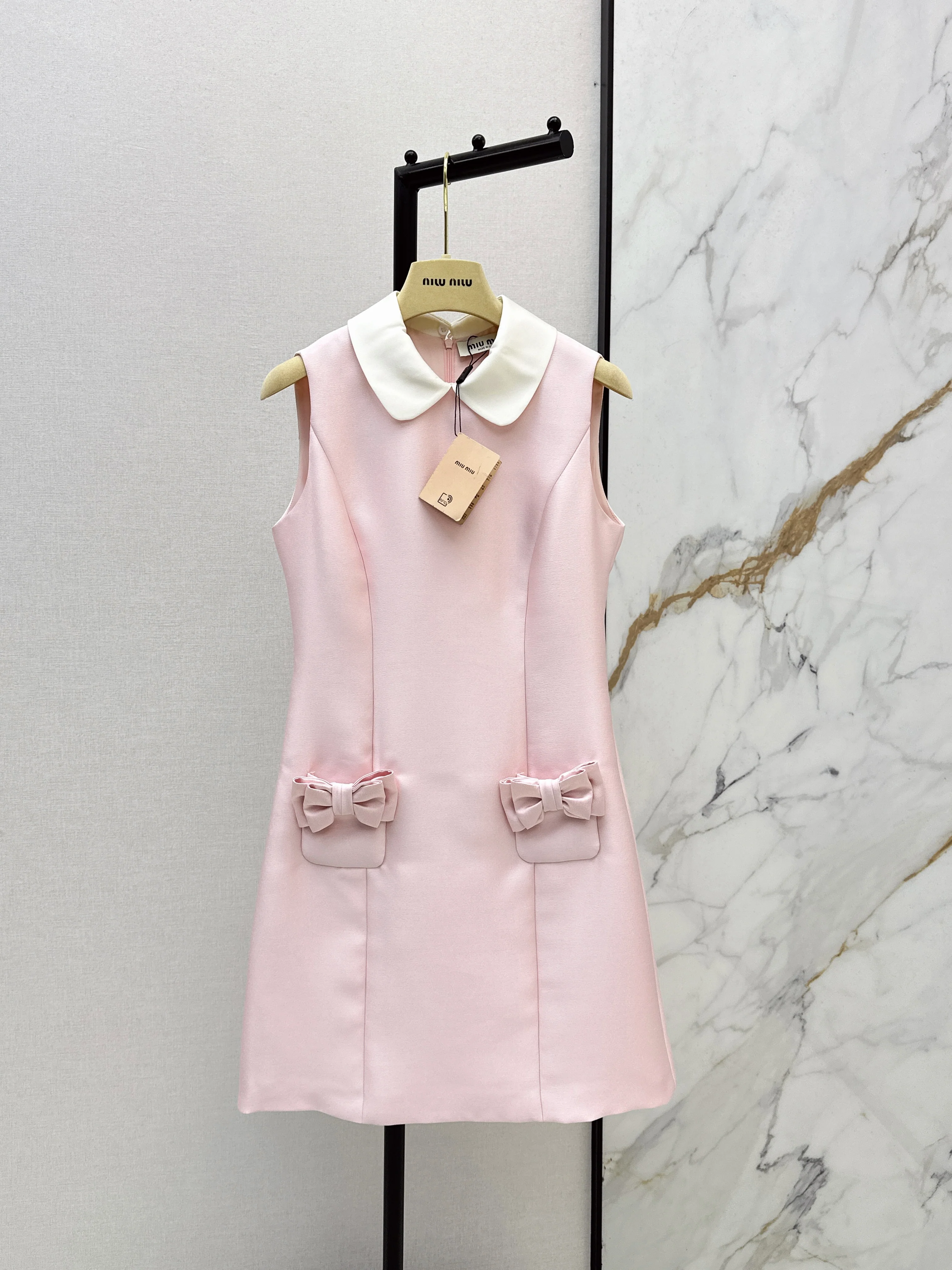 Bow-tie sleeveless dress