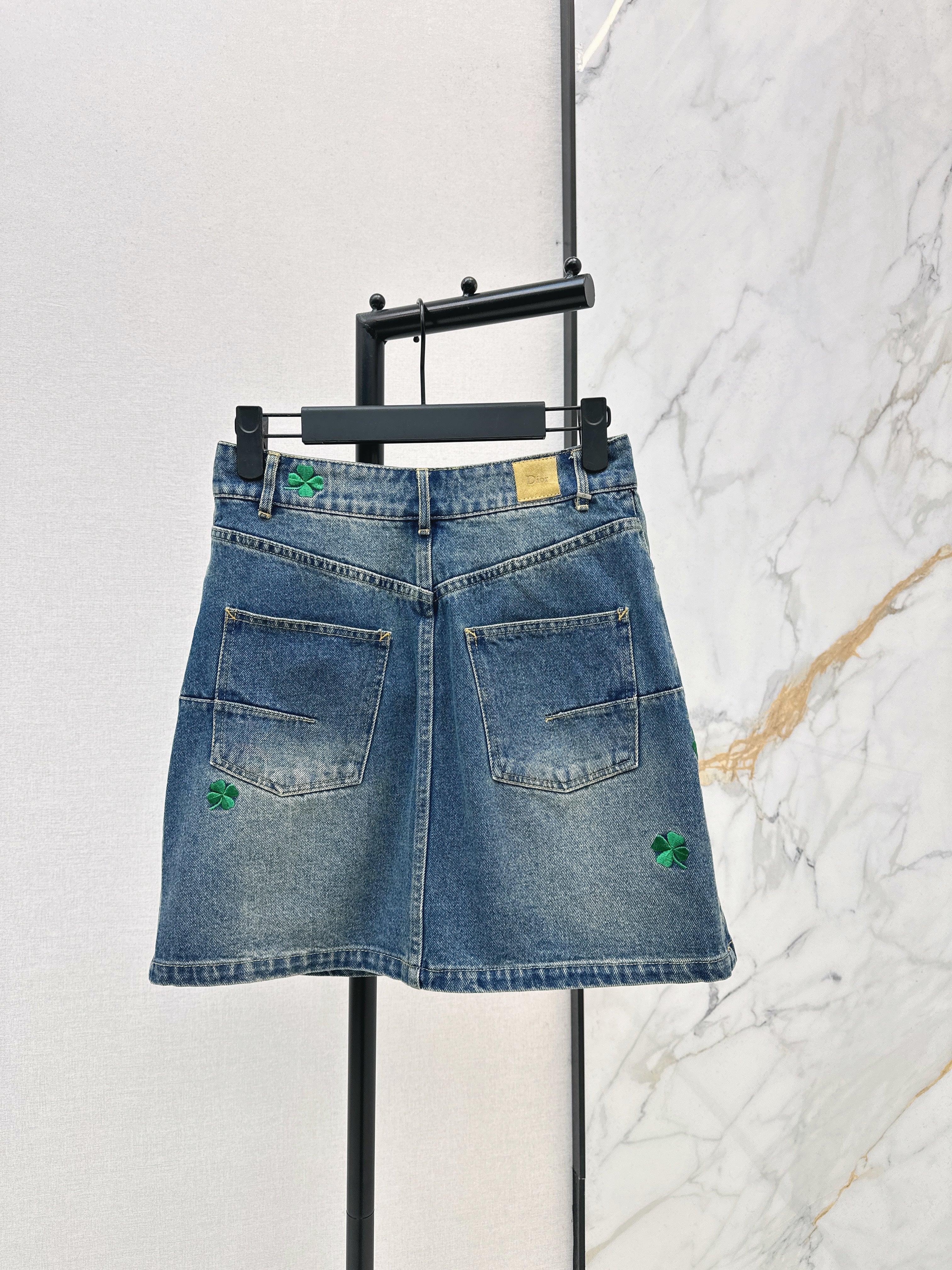 Four-leaf clover denim midi skirt