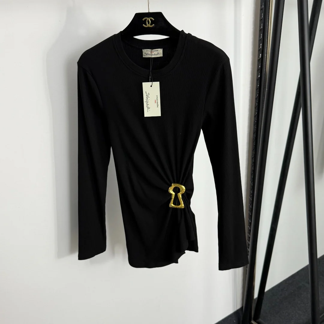 Pleated, fitted long sleeves