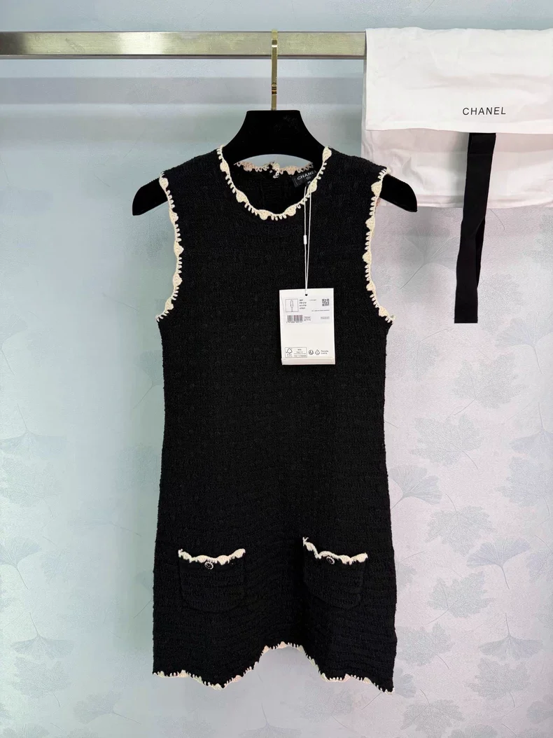 Knitted sleeveless dress