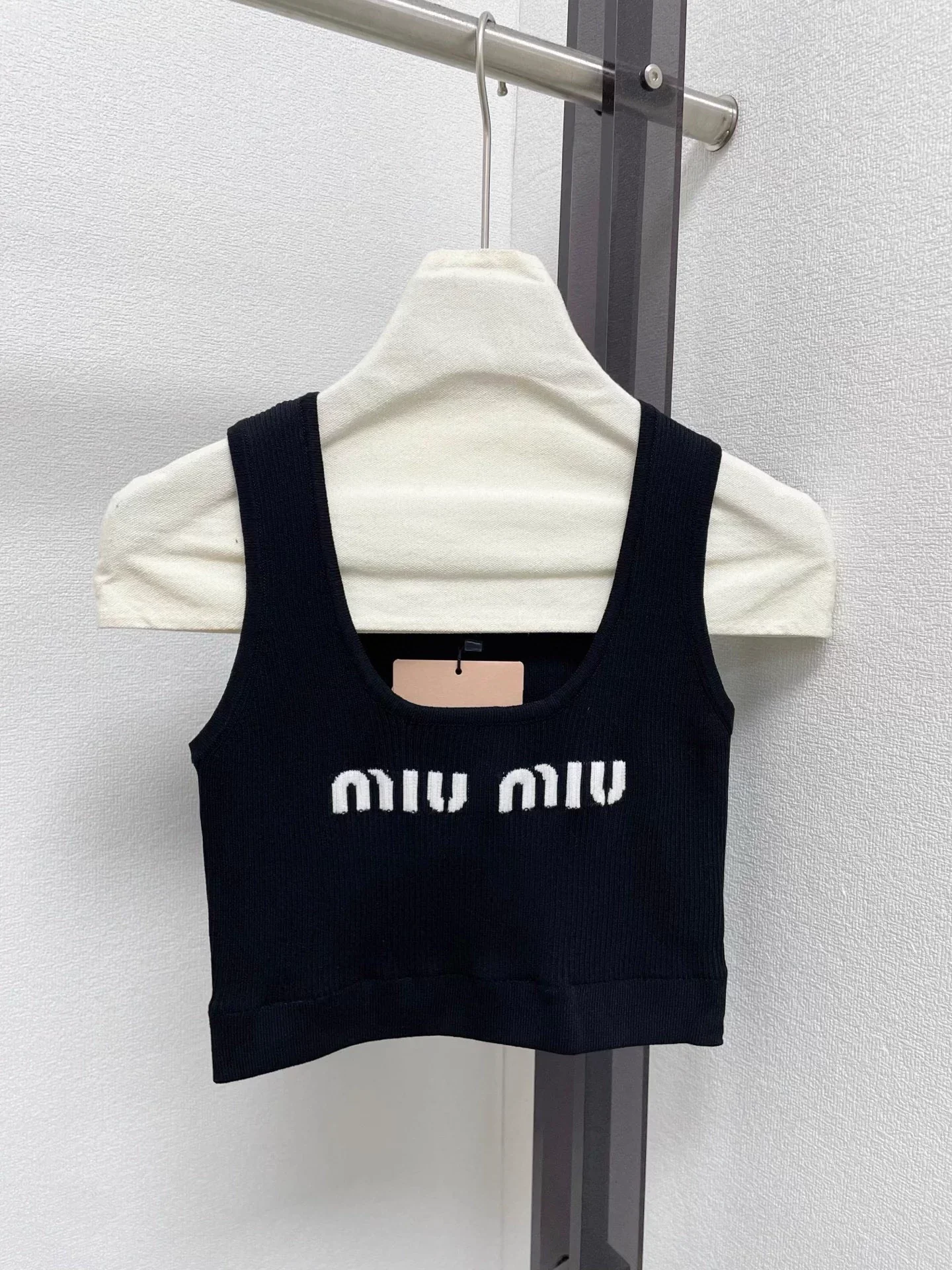 Jacquard U-neck high-waisted vest