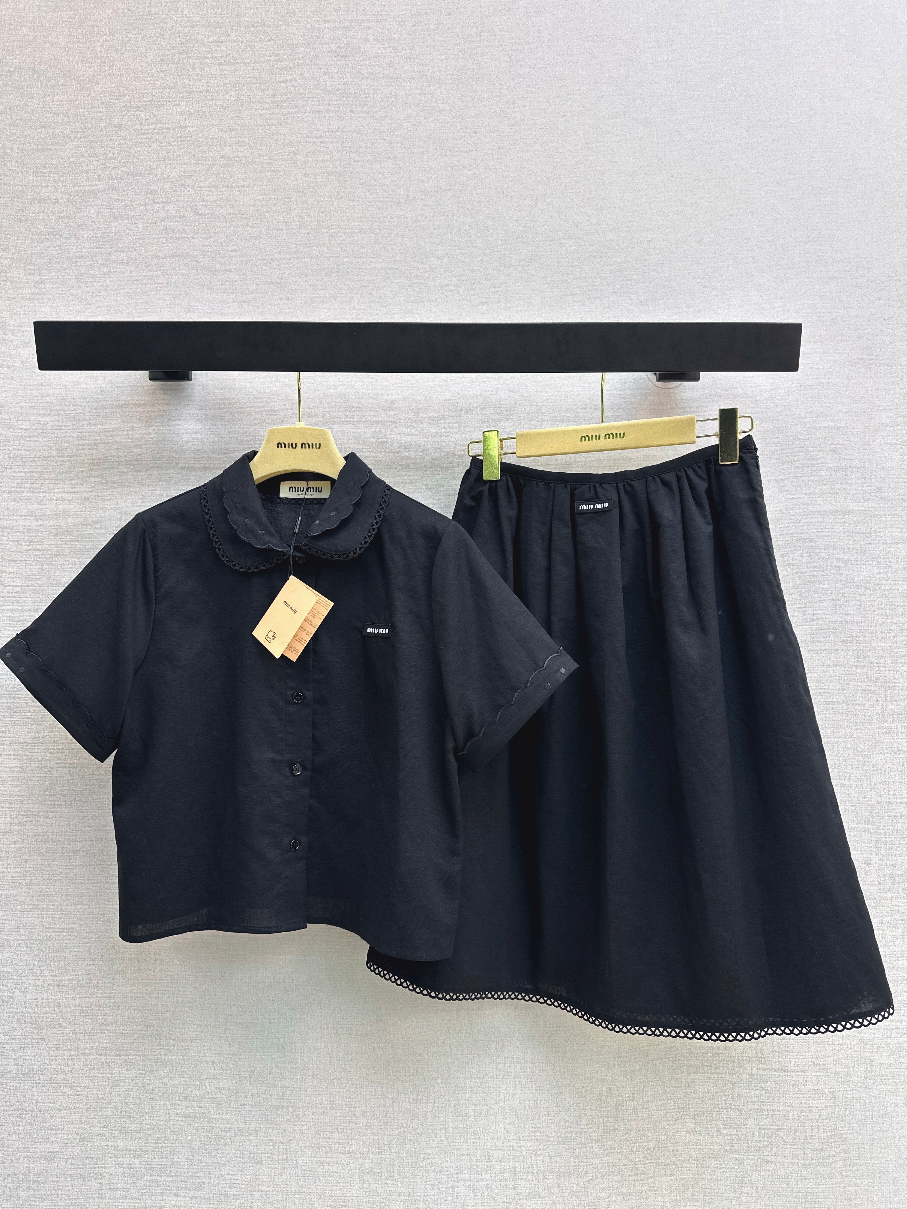 Small logo cropped shirt + skirt