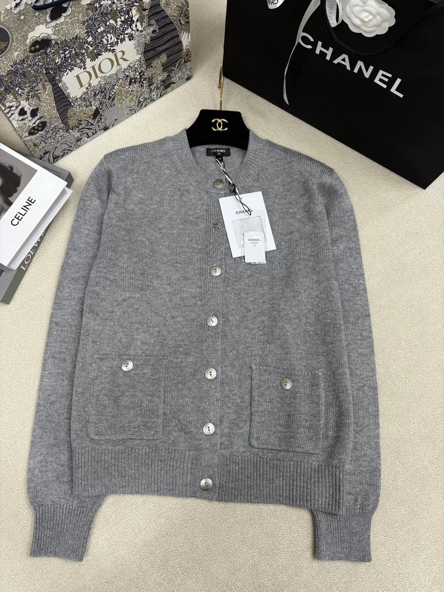 Single-breasted cardigan with pockets