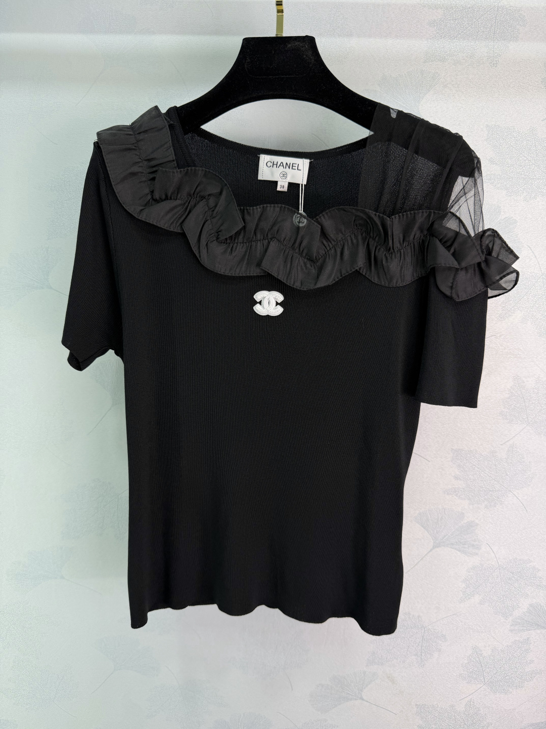 26ss Ruffled Off-Shoulder Knit Sweater