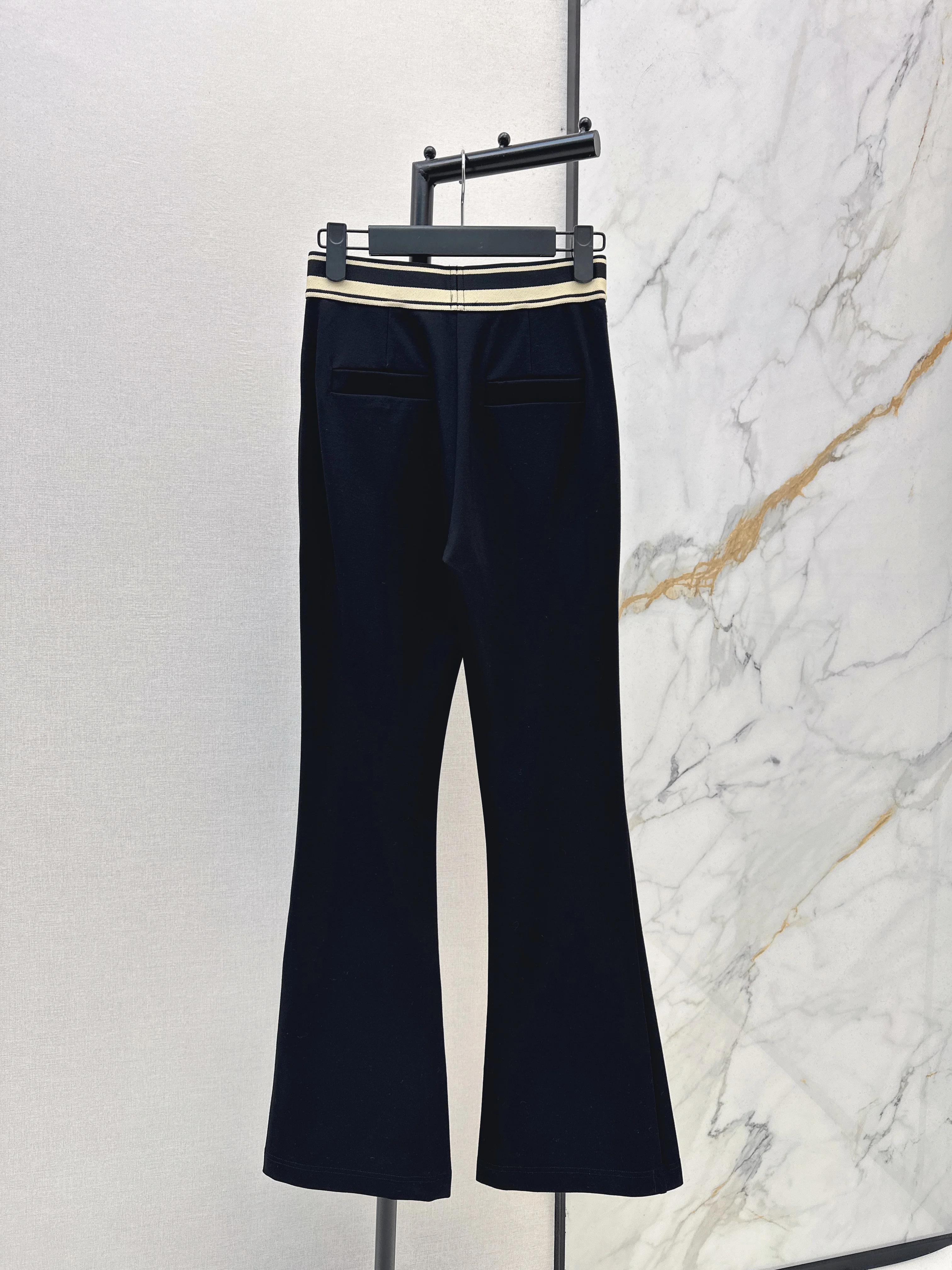 26ss Flared, mid-high waist, stretch leggings