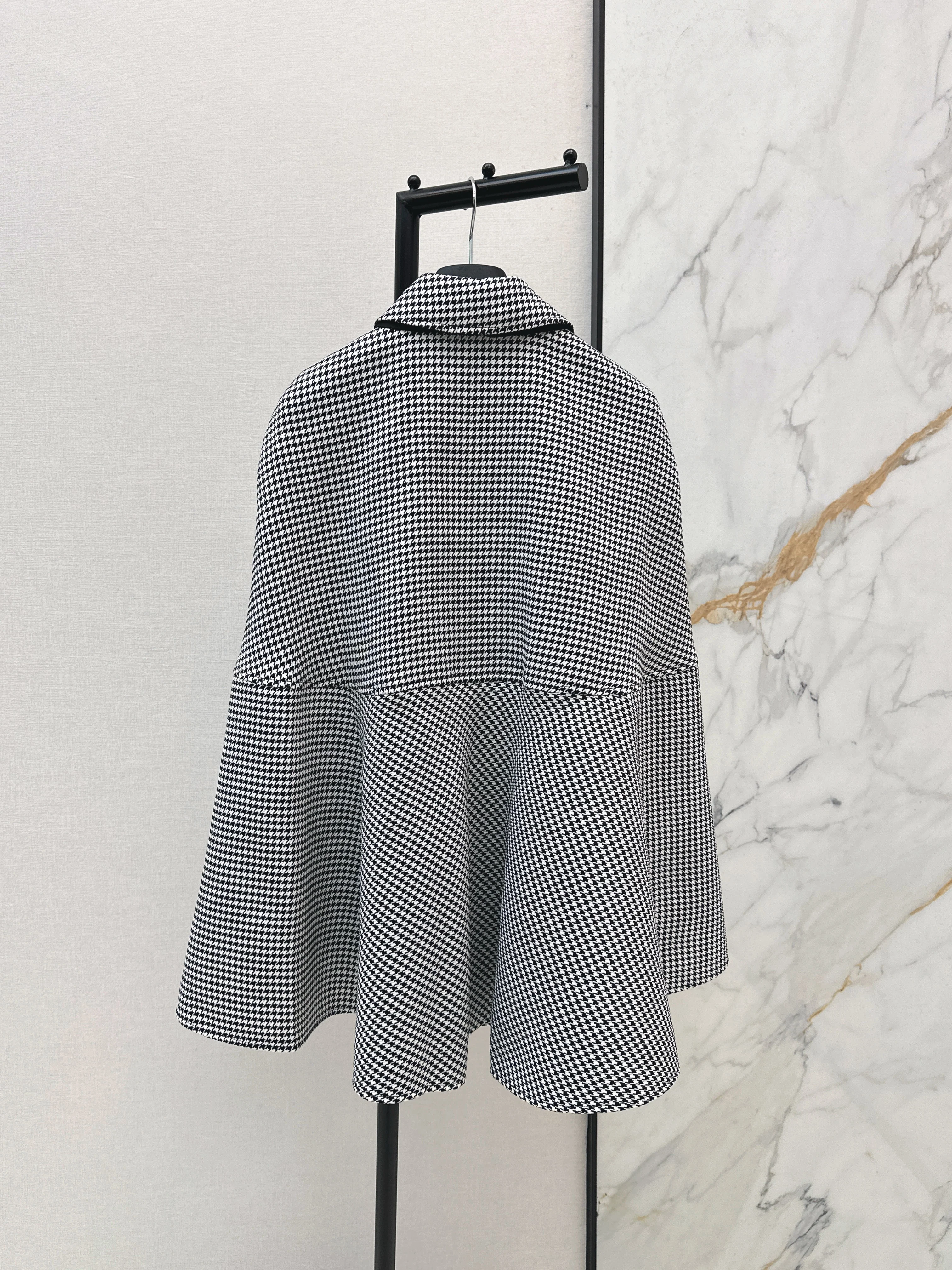 26ss Bow-tie cape