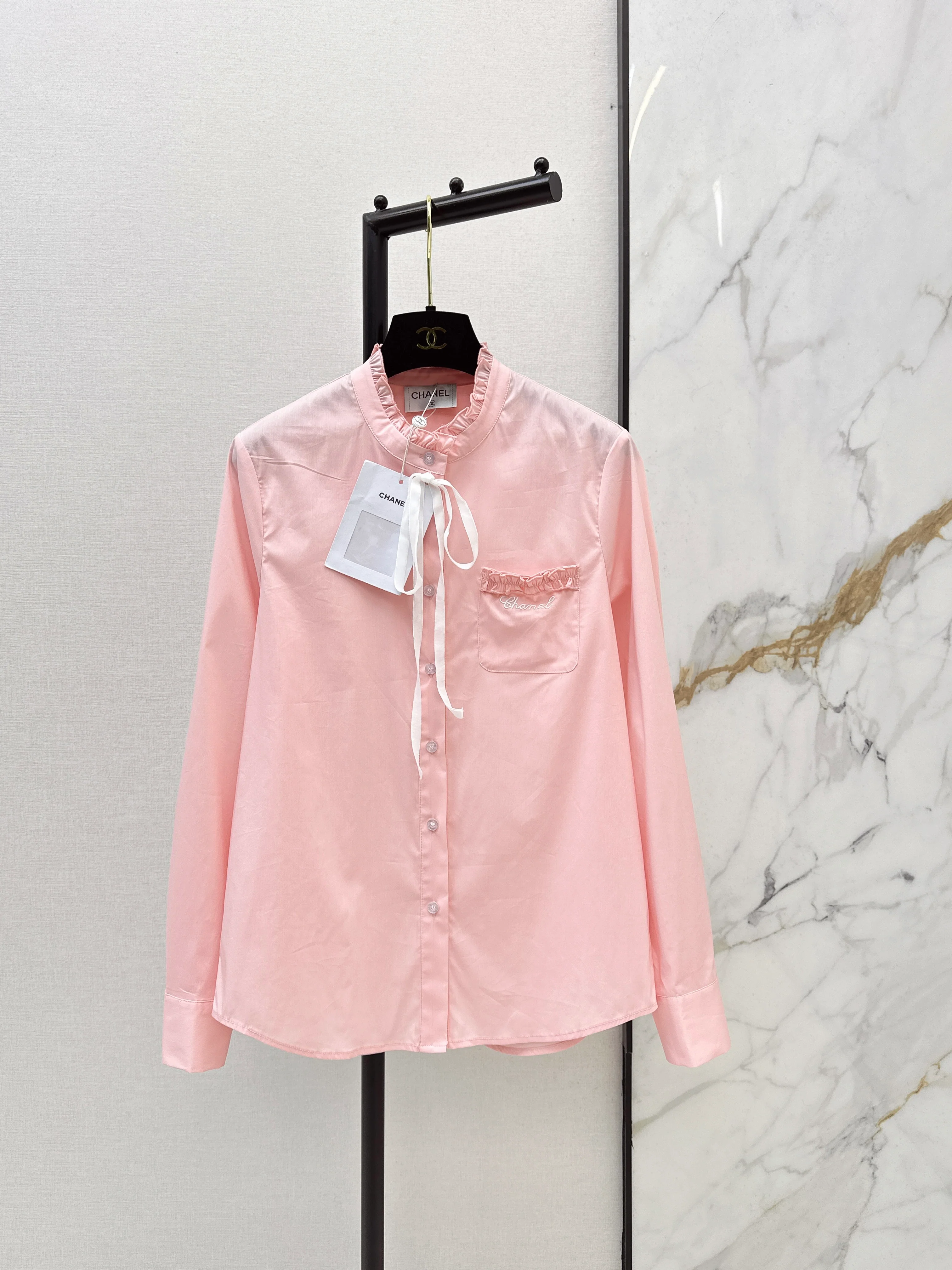 Ribbon and bow embellishment shirt