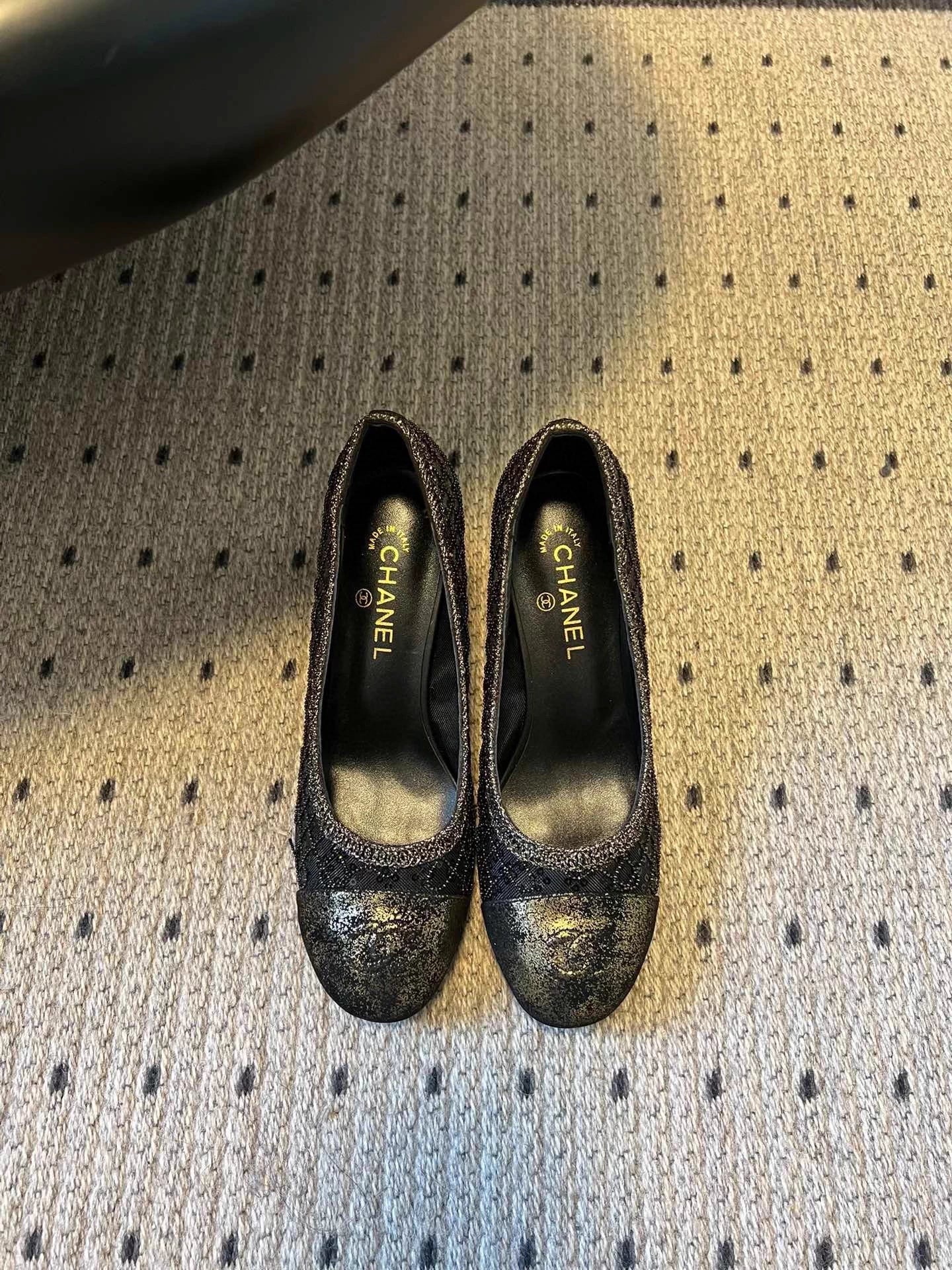 Mesh woven sequined high heels