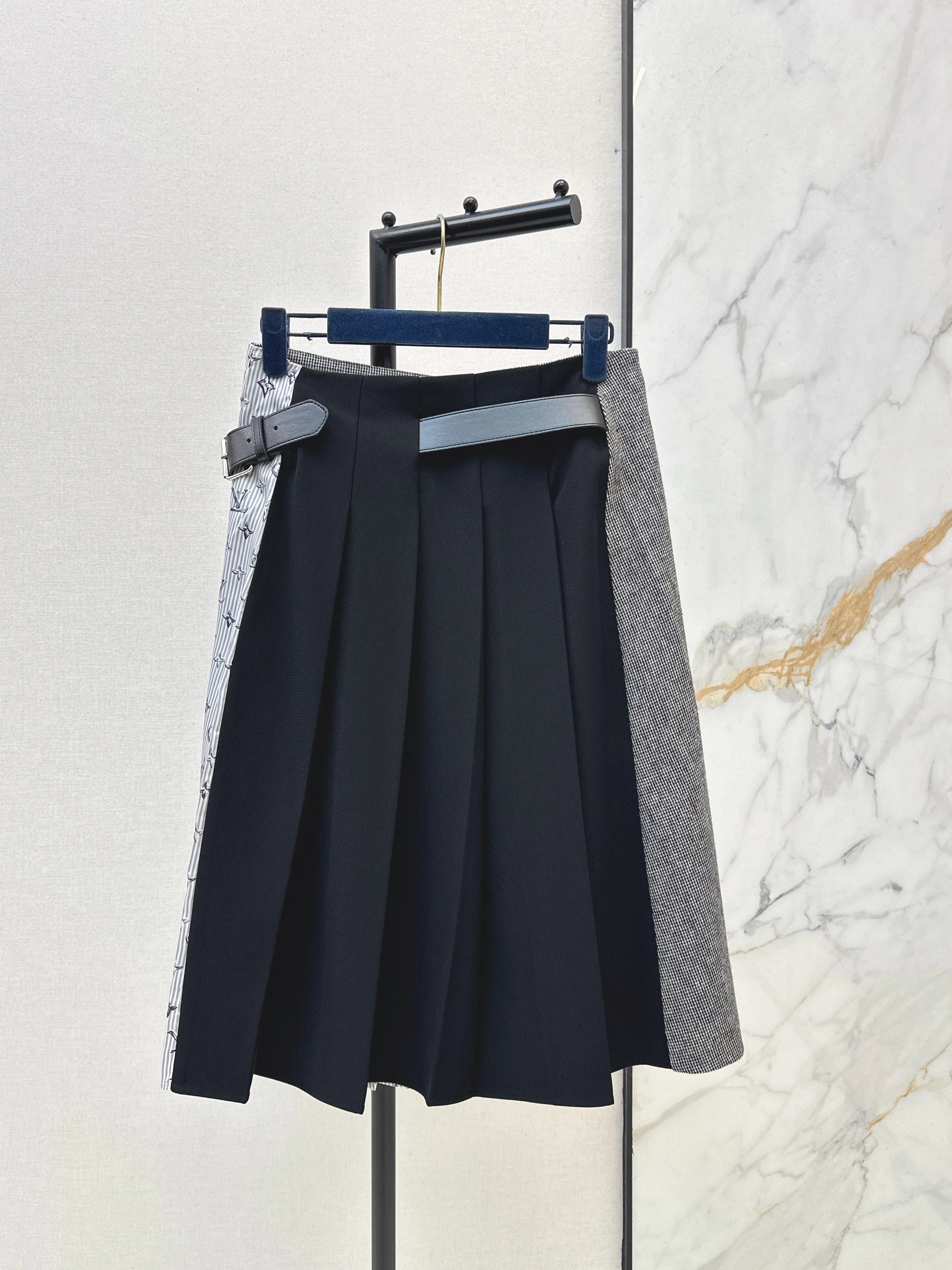 Belt-embellished Skirt