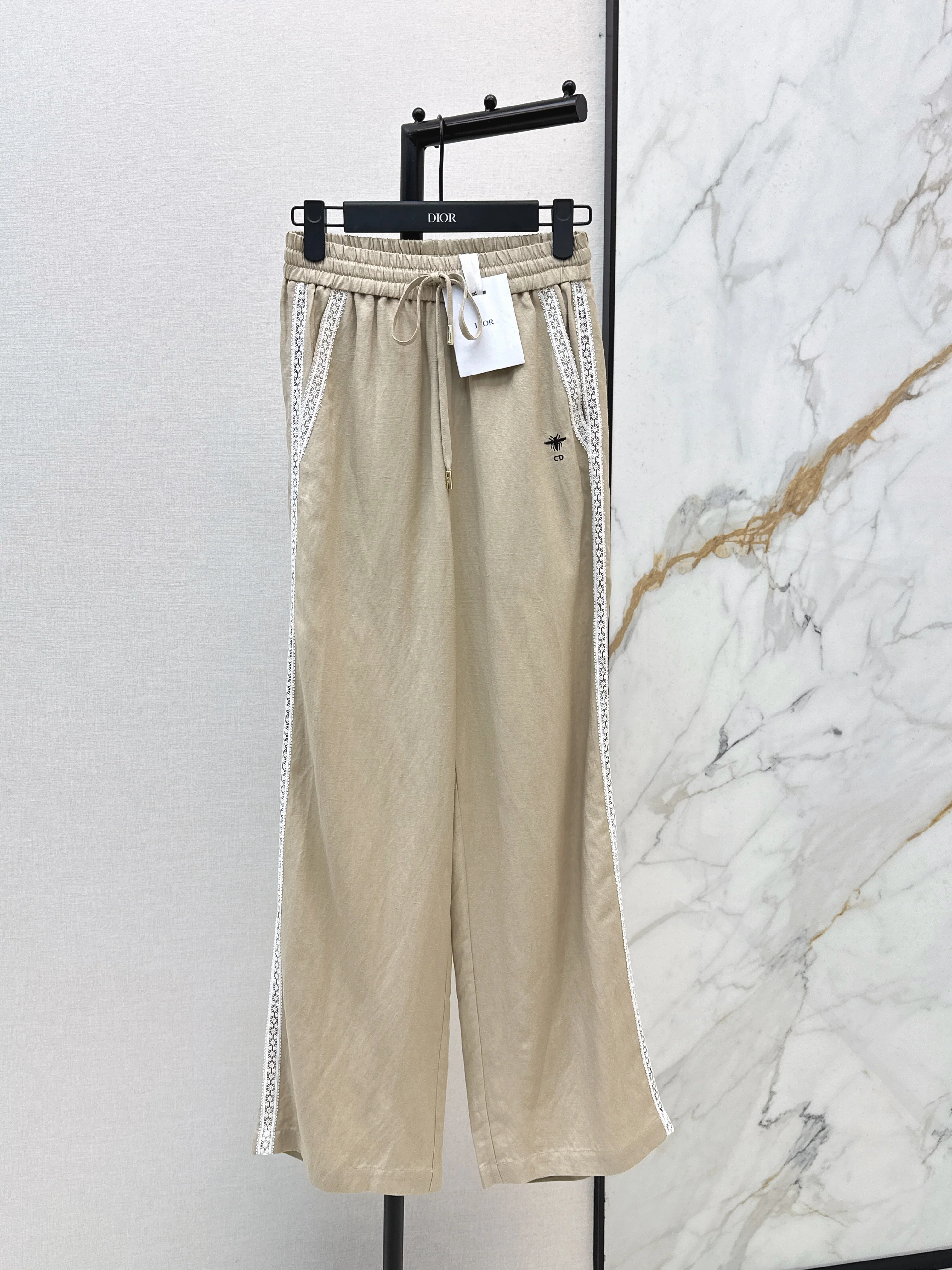 Lace-trimmed straight-leg trousers