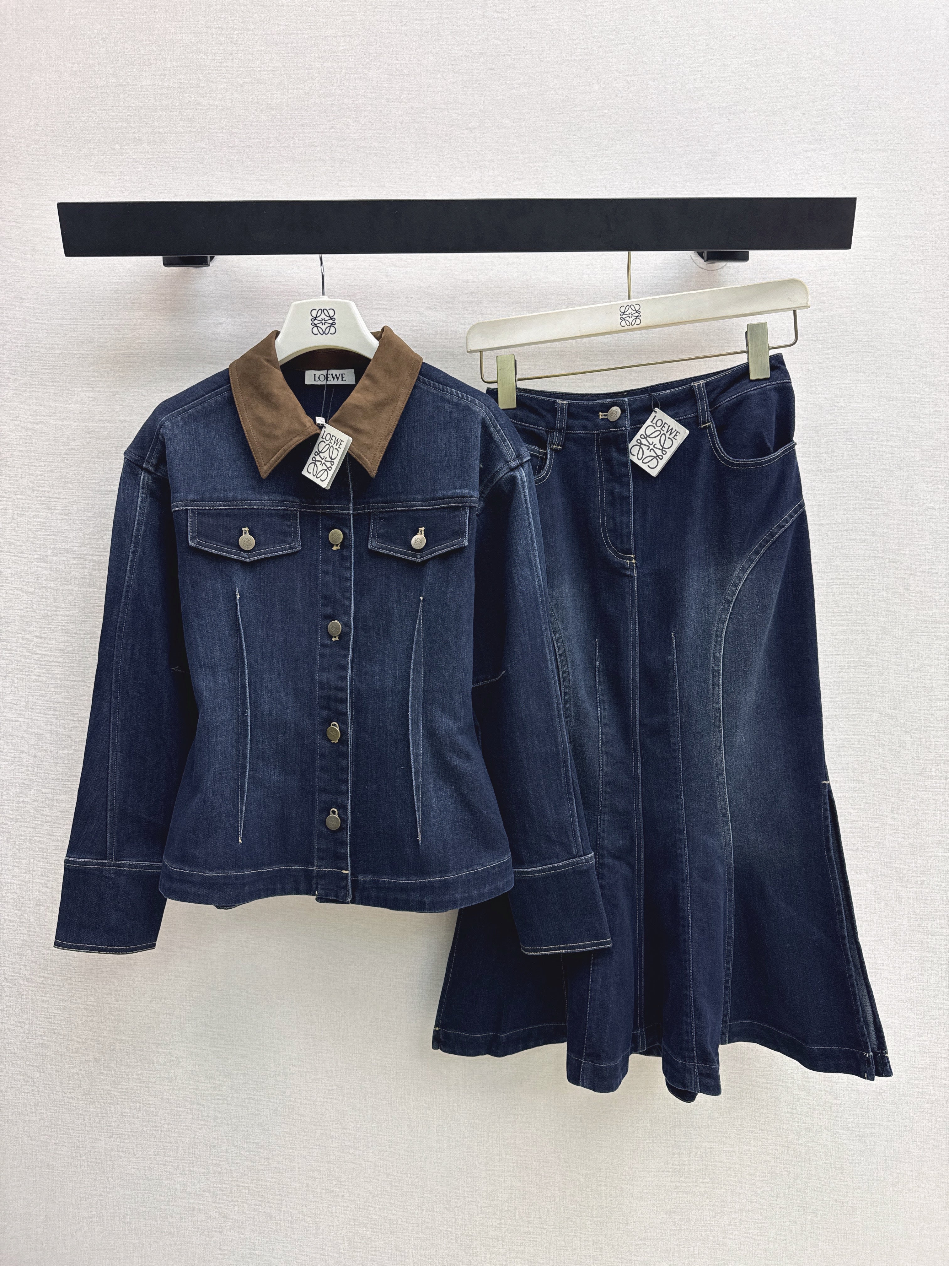 Color-blocked collared jacket/skirt