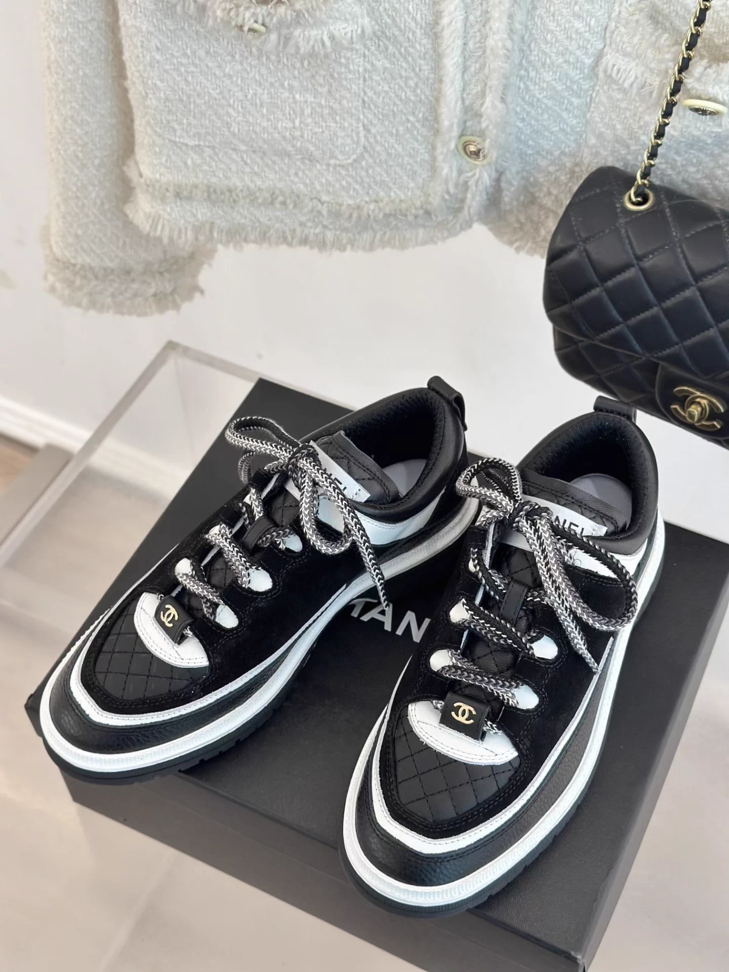 Retro Diamond Pattern Panda Sneakers