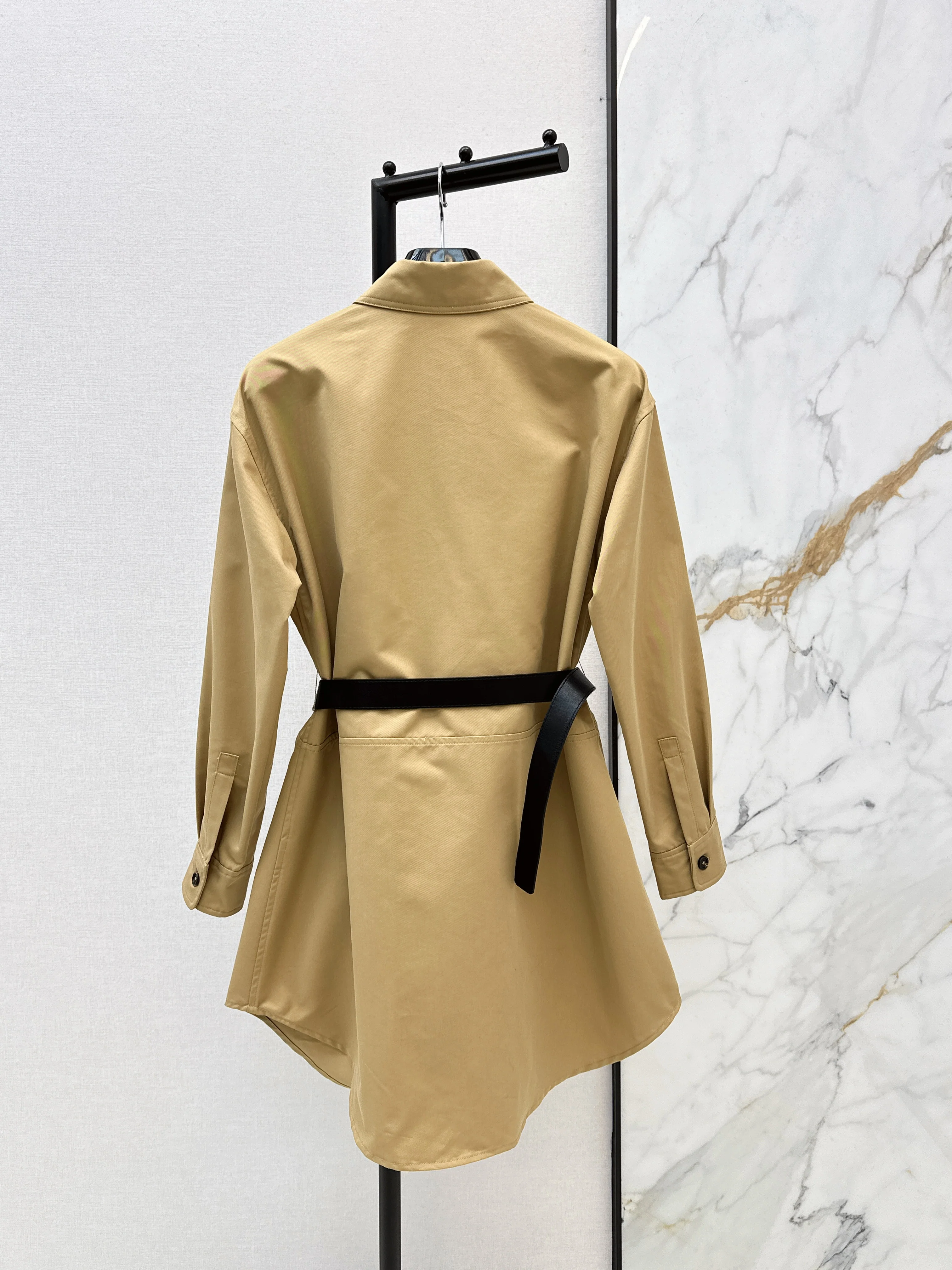 Double-pocket embroidered dress