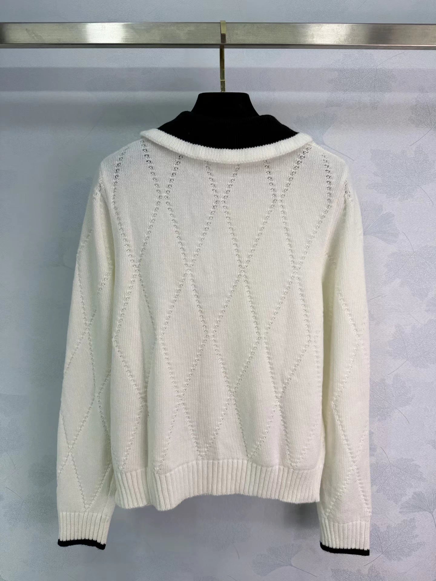 Diamond Pattern Knit Cardigan