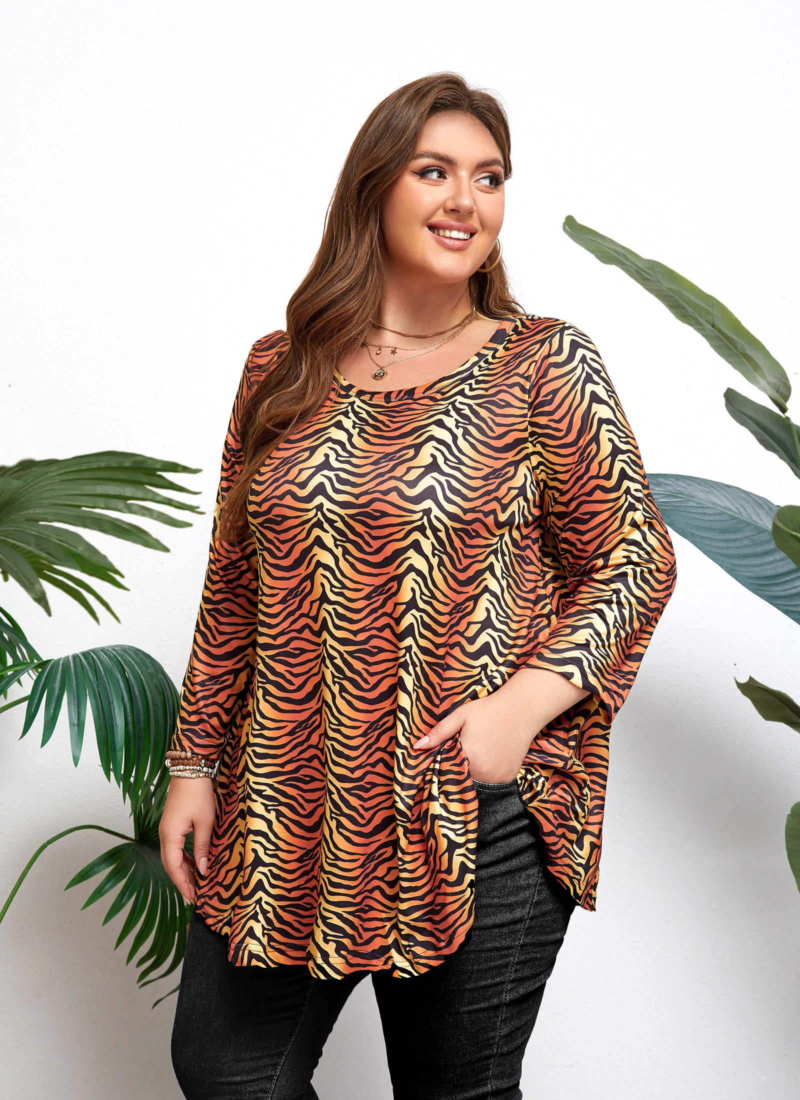 Womens Tunic Tops 3/4 Sleeve Plus Size Crew Neck Swing Flare Loose Fit T-Shirt Blouses to Wear with Leggings