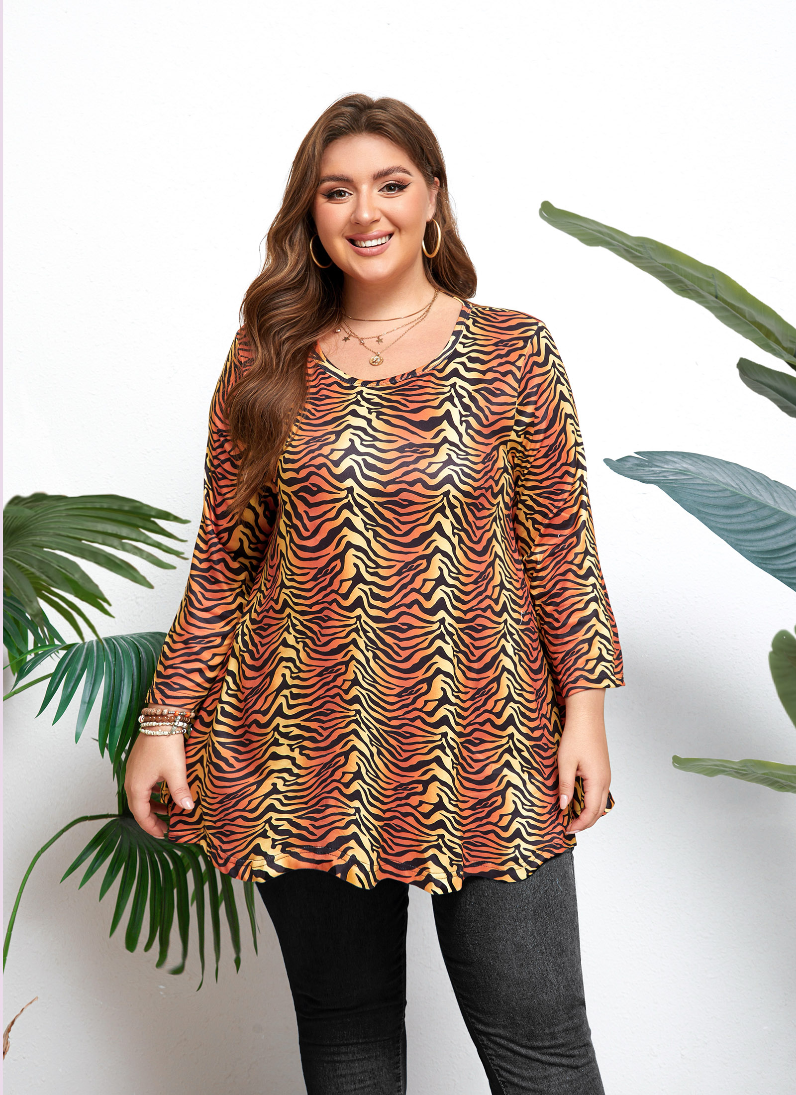 Womens Tunic Tops 3/4 Sleeve Plus Size Crew Neck Swing Flare Loose Fit T-Shirt Blouses to Wear with Leggings