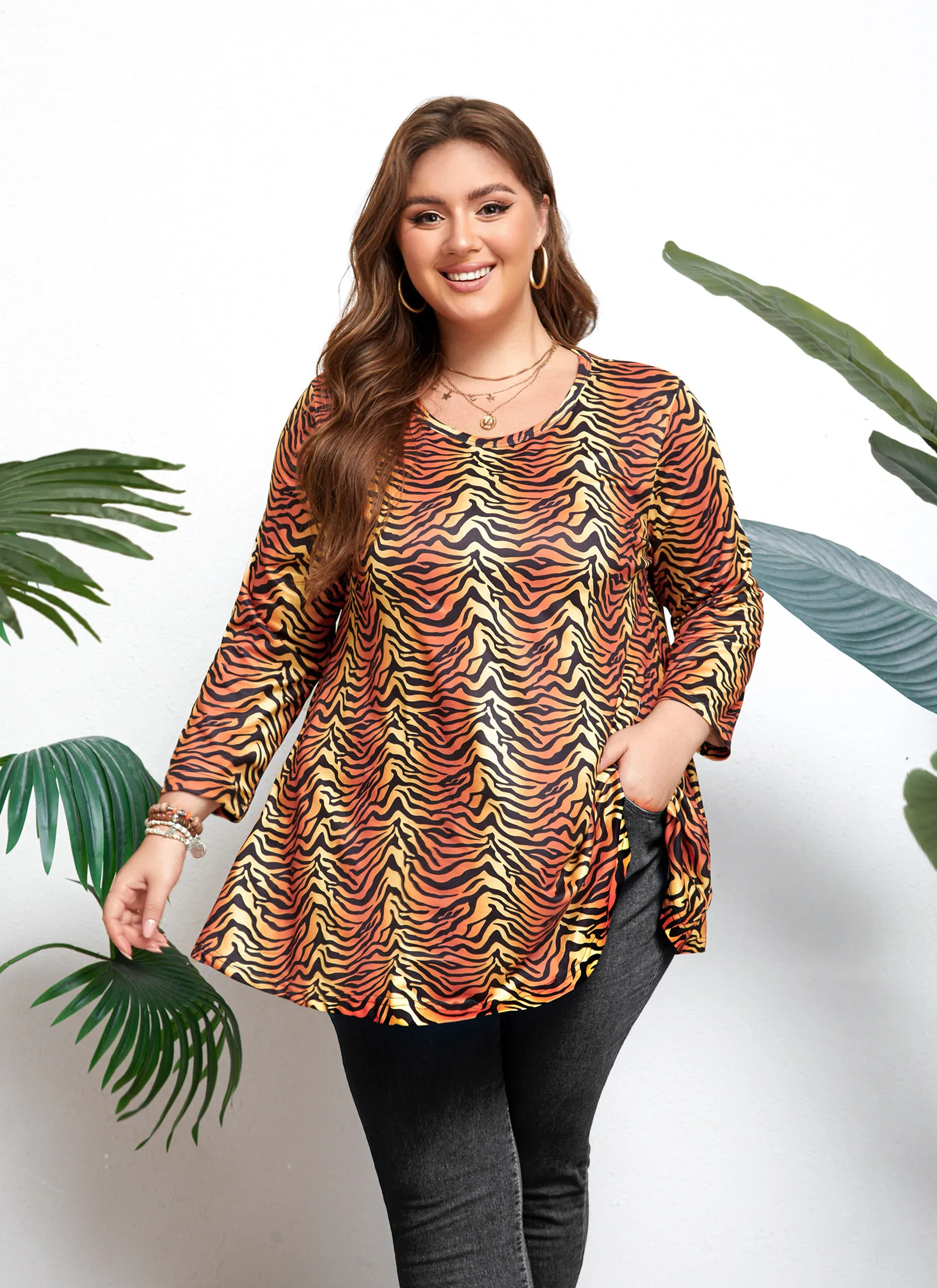 Womens Tunic Tops 3/4 Sleeve Plus Size Crew Neck Swing Flare Loose Fit T-Shirt Blouses to Wear with Leggings