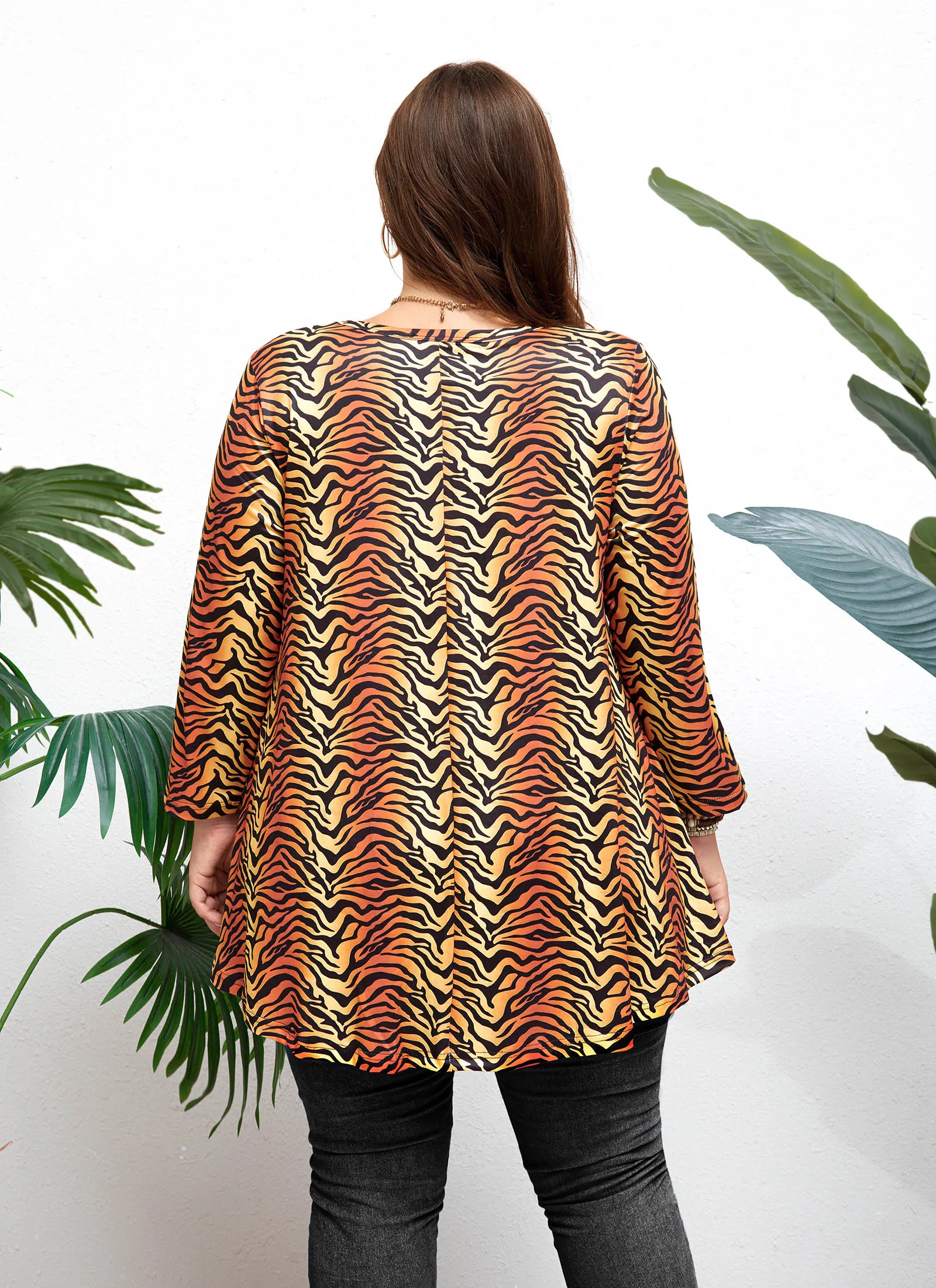 Womens Tunic Tops 3/4 Sleeve Plus Size Crew Neck Swing Flare Loose Fit T-Shirt Blouses to Wear with Leggings