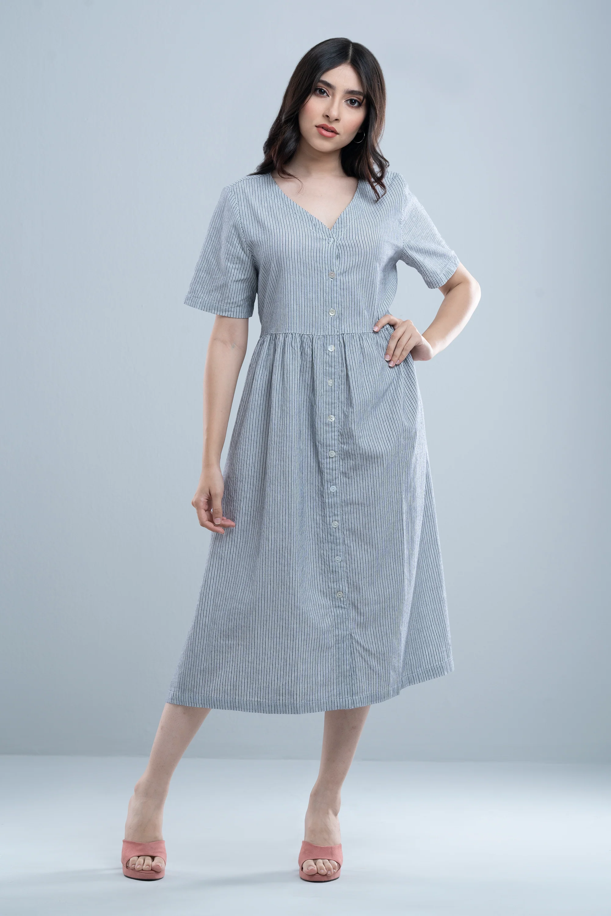 Classic Shirt-Patterned V-Neck Dress - XTXFMF