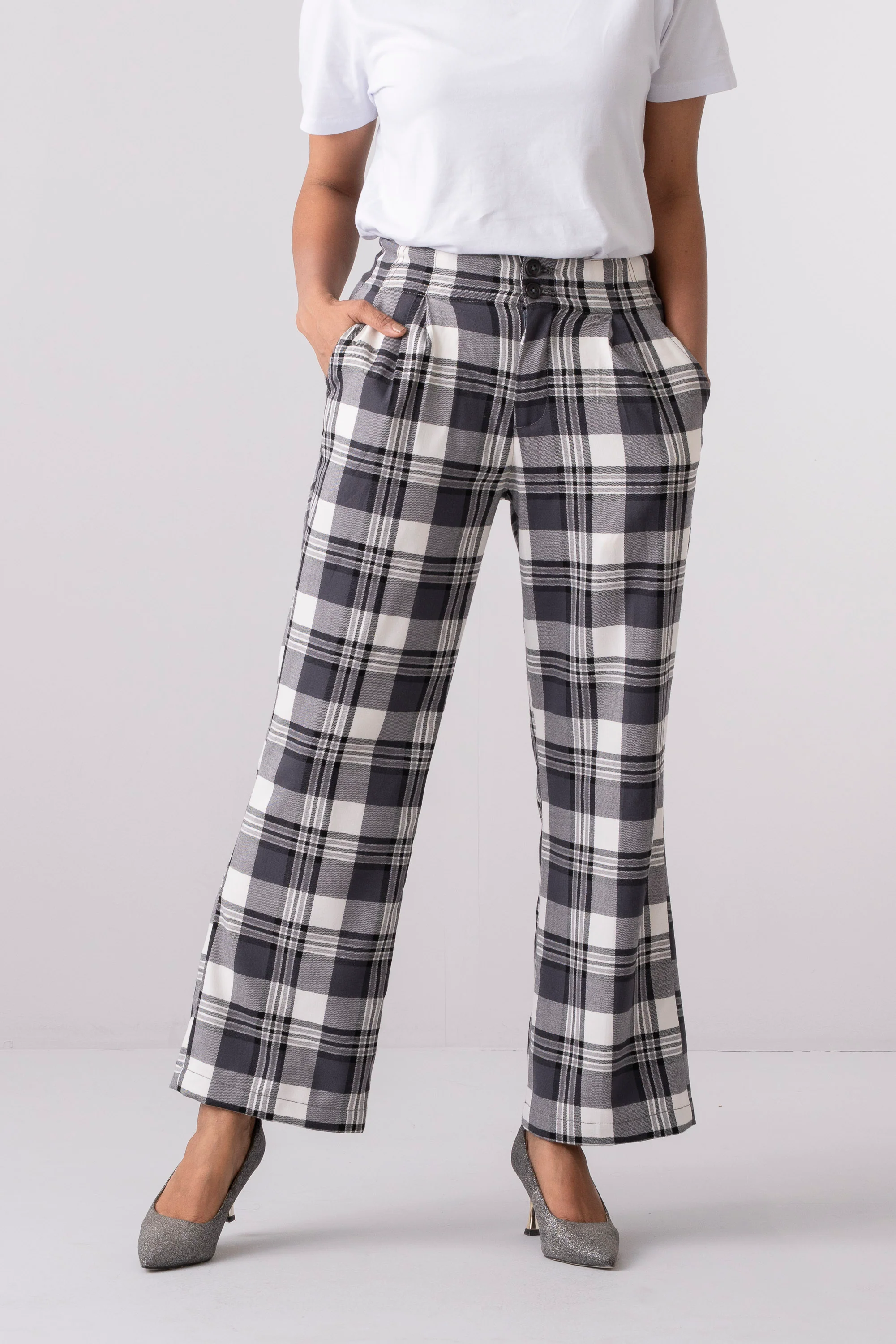 Straight Fit Checkered Twill Pants - XTXFMF