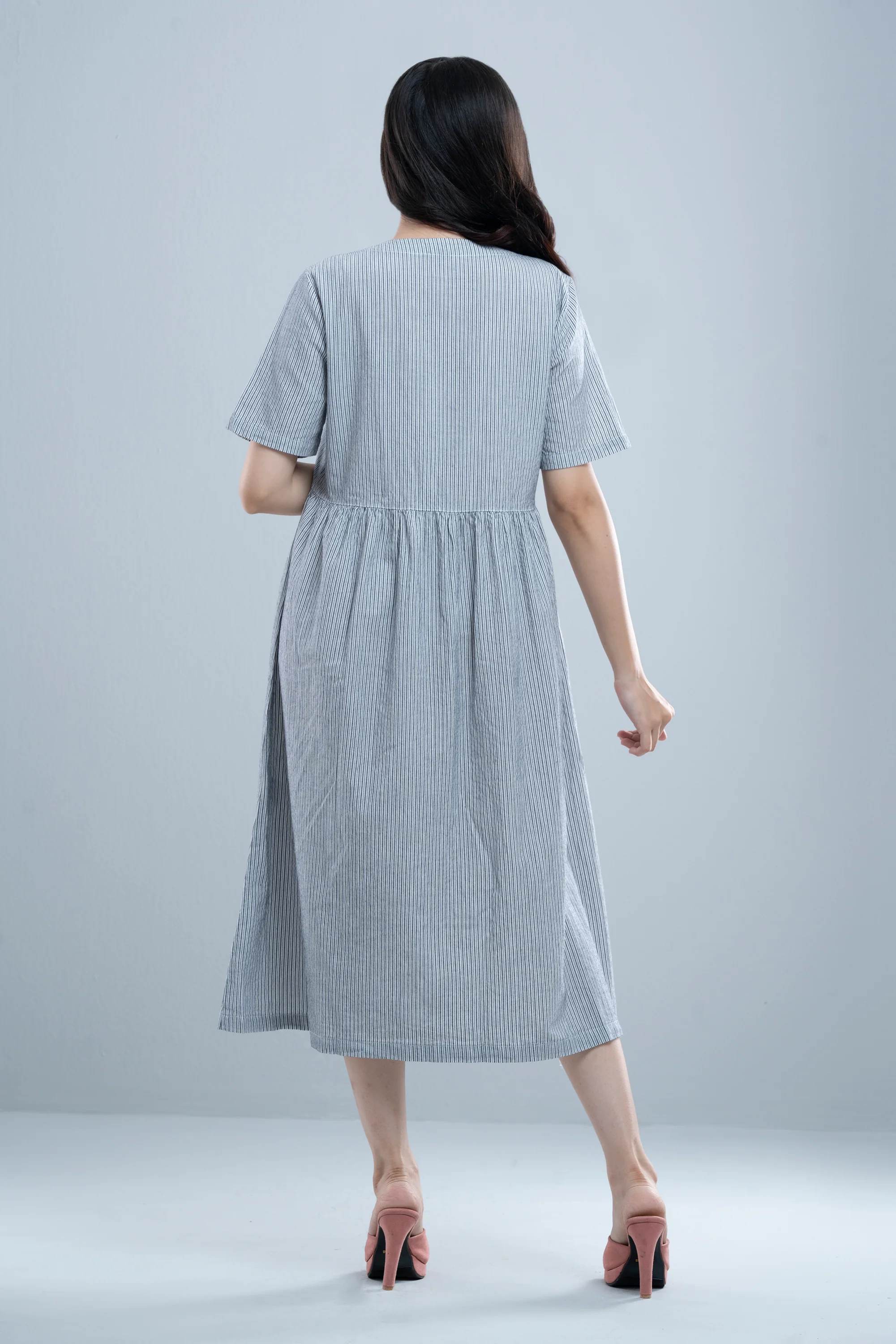 Classic Shirt-Patterned V-Neck Dress - XTXFMF