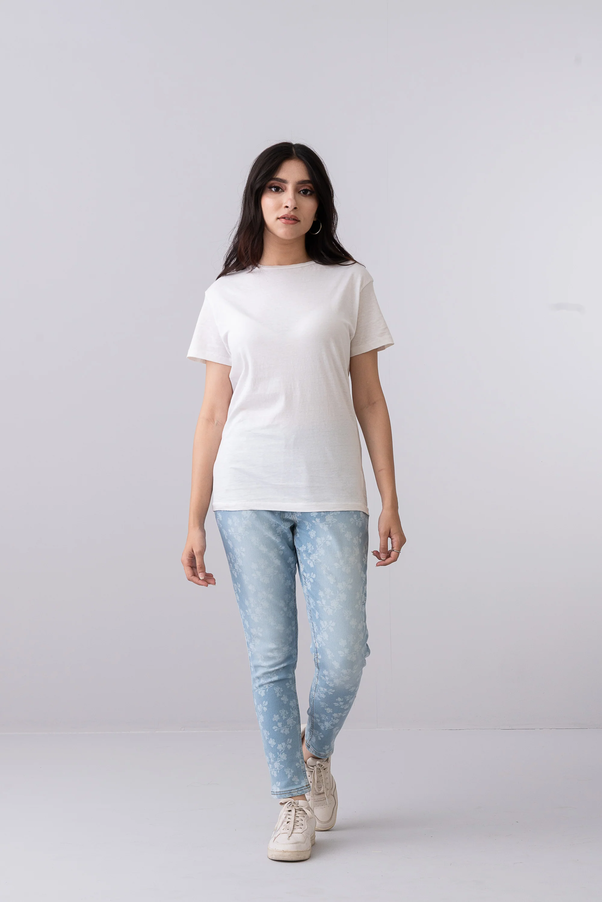 Regular Fit Flower-Printed Jeans - XTXFMF