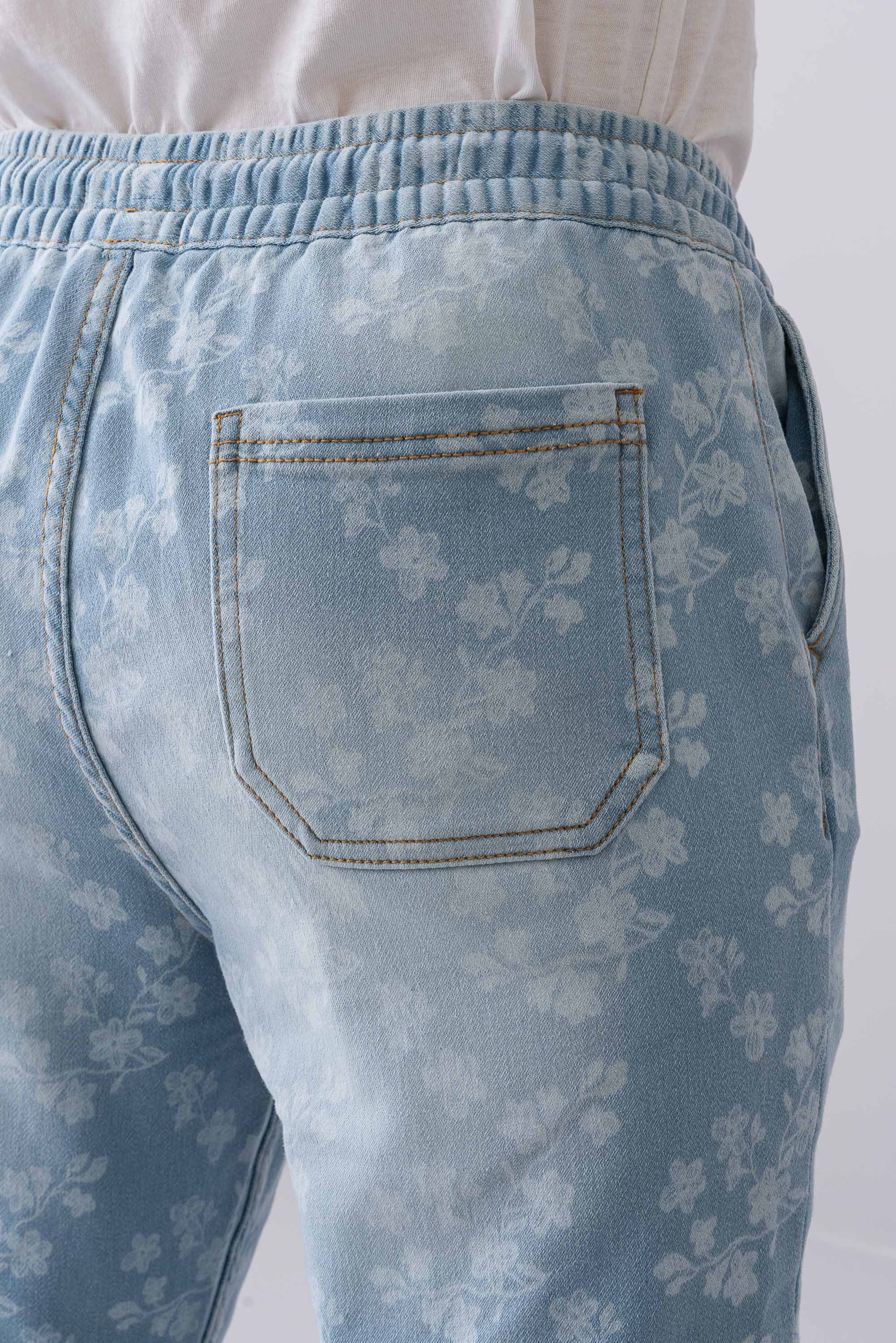 Regular Fit Flower-Printed Jeans - XTXFMF