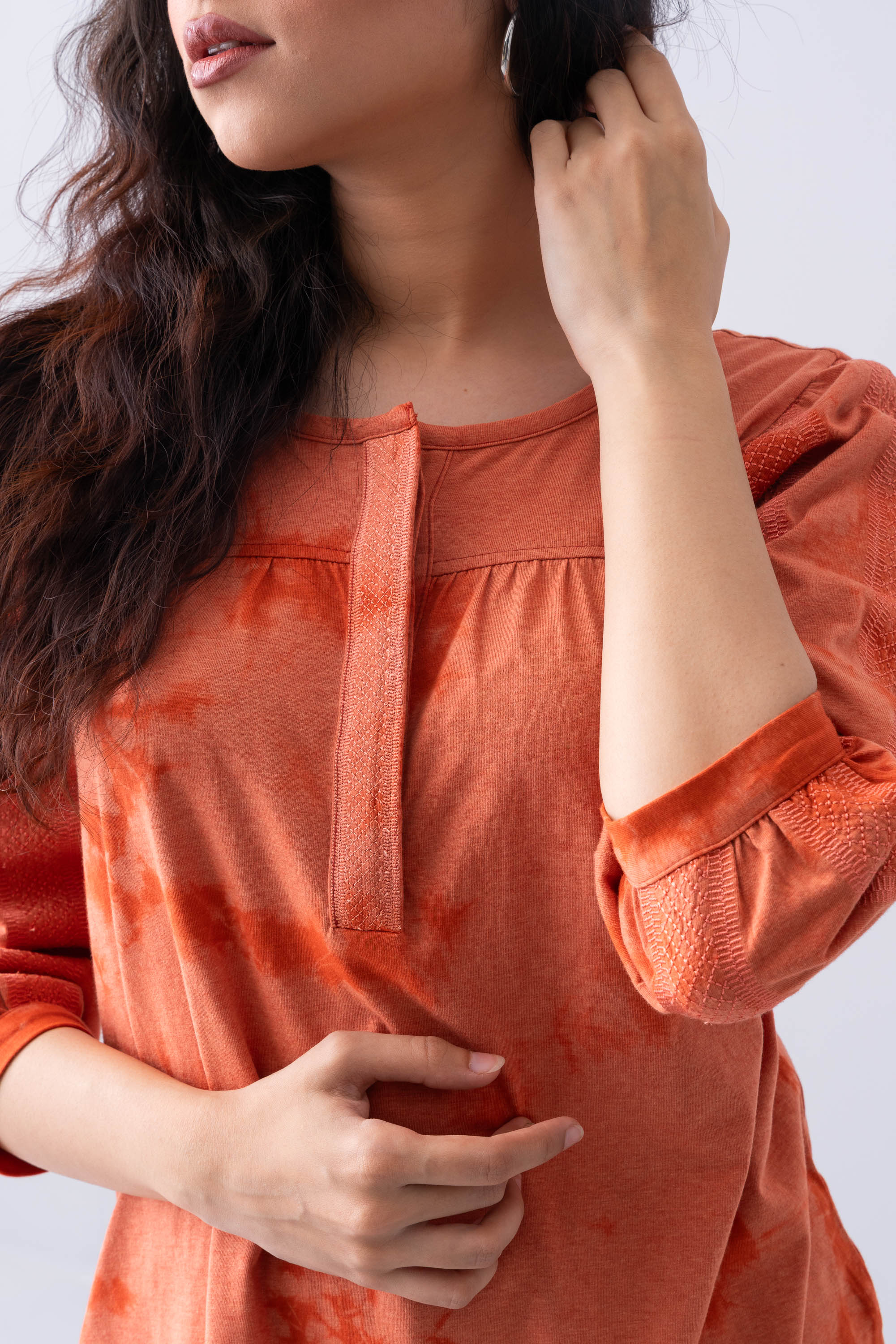 Relaxed Fit Embroidered Knit Top - XTXFMF