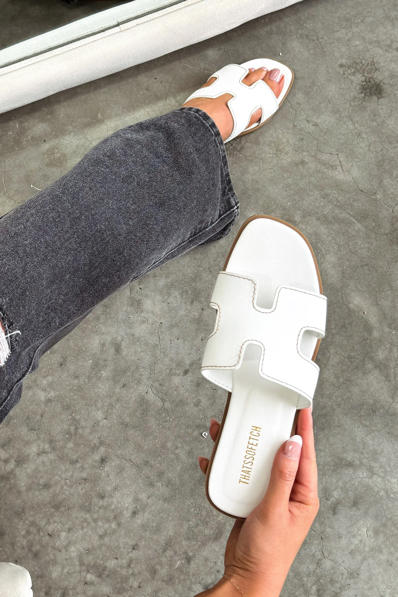 Valia Slides - White - XTXFMF