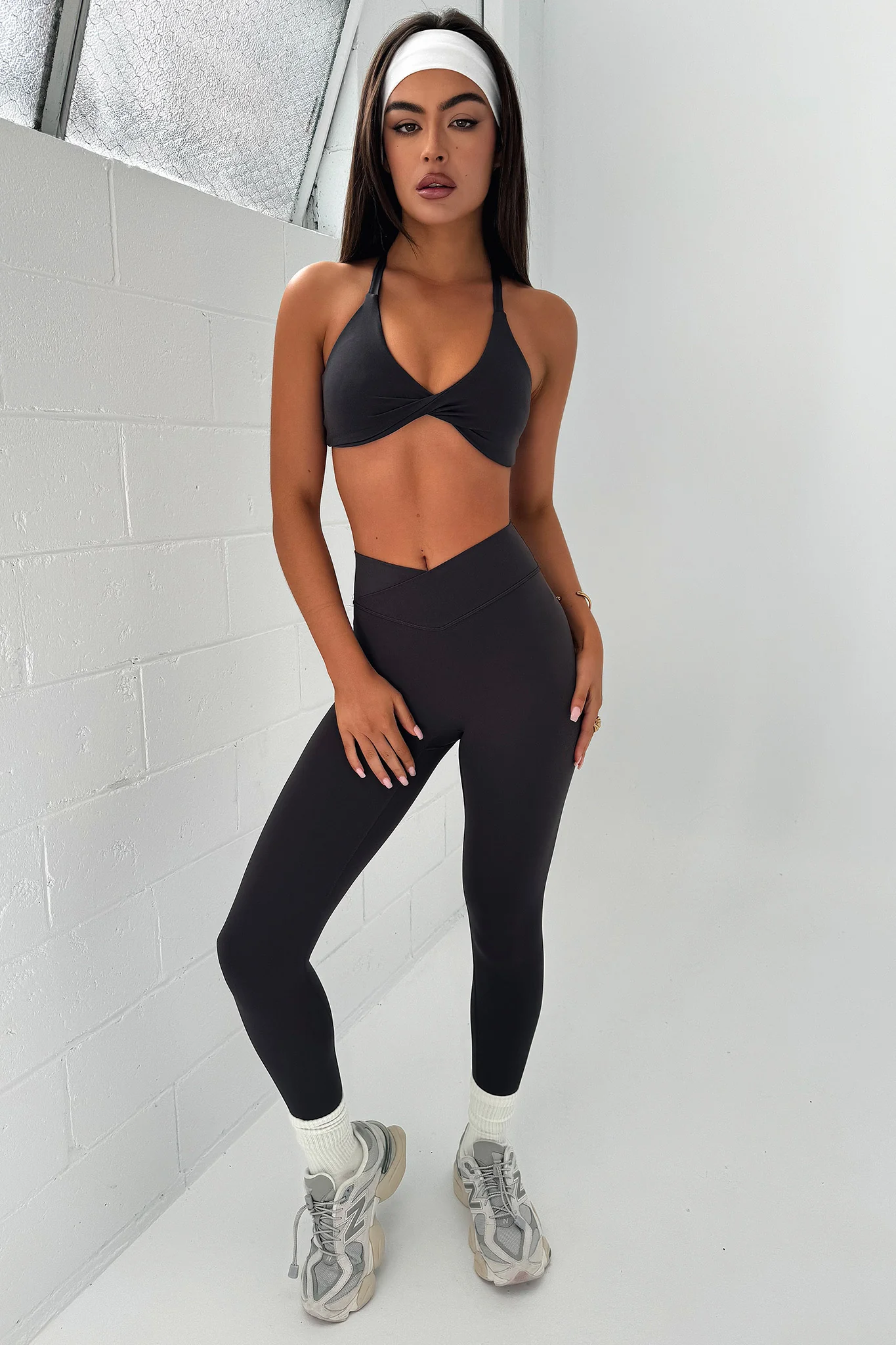 Nikau Twist Sports Bra - Grey - XTXFMF