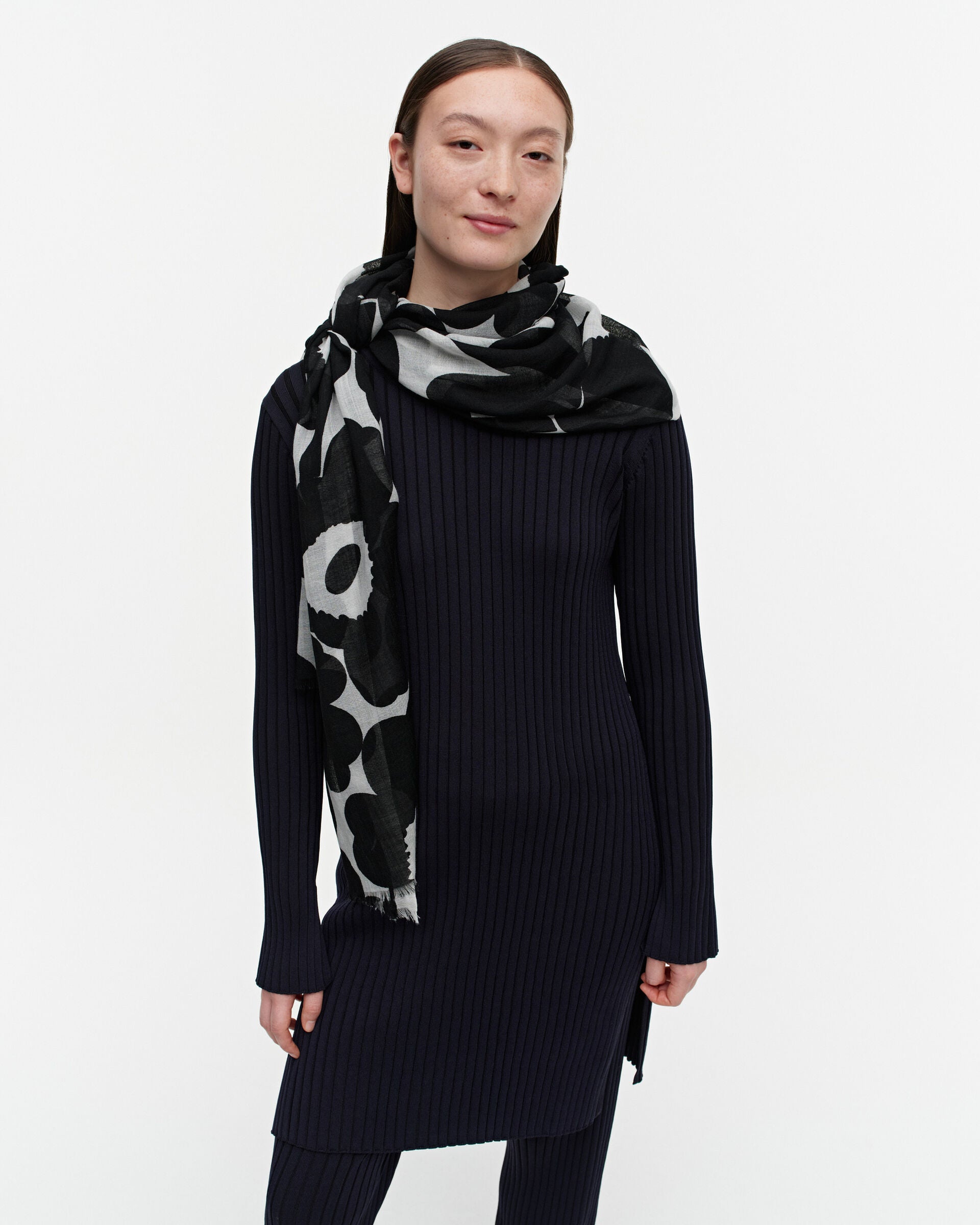 Marimekko Fiore Unikko scarf | Marimekko Outlet