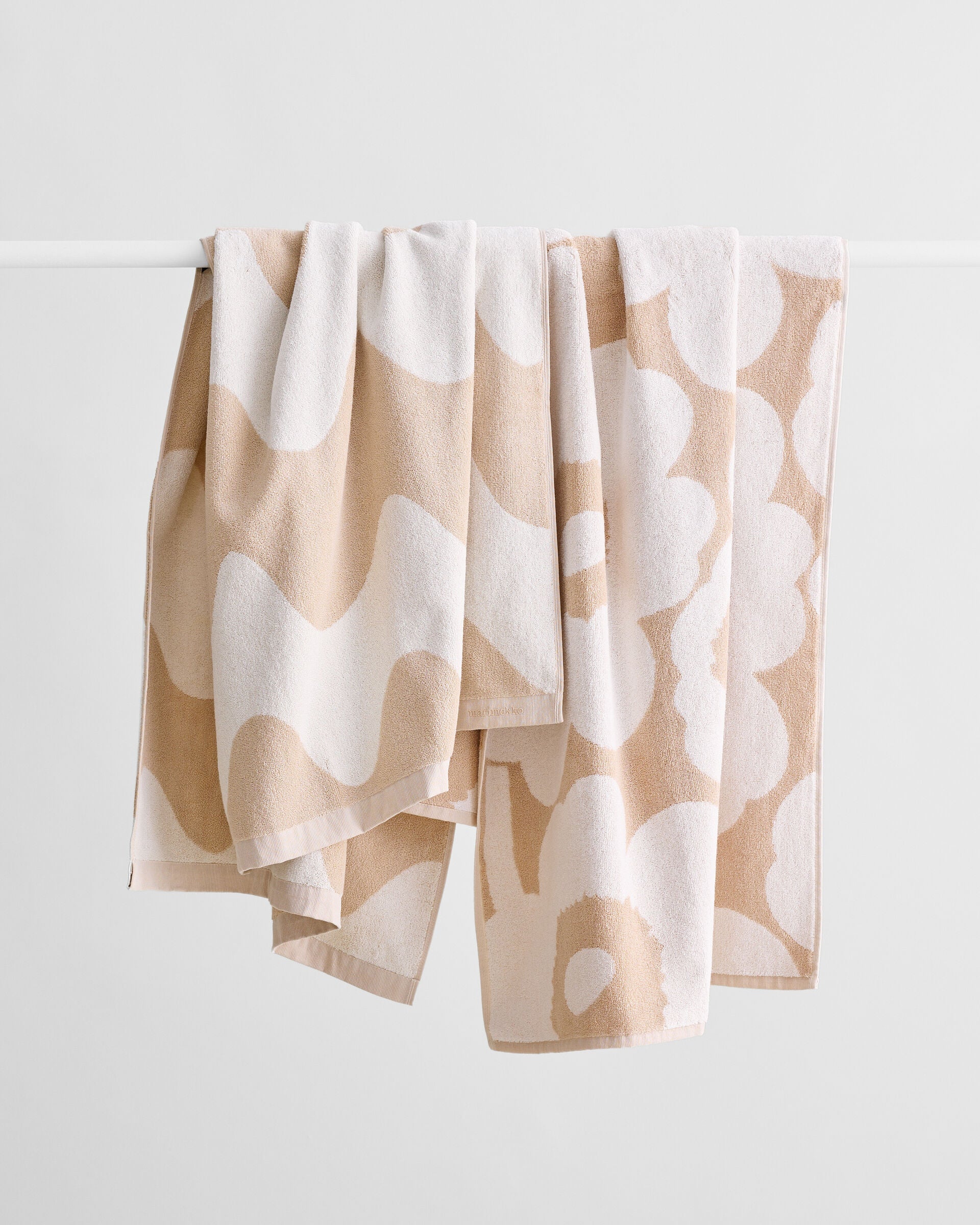 Marimekko Unikko bath towel | Marimekko Outlet